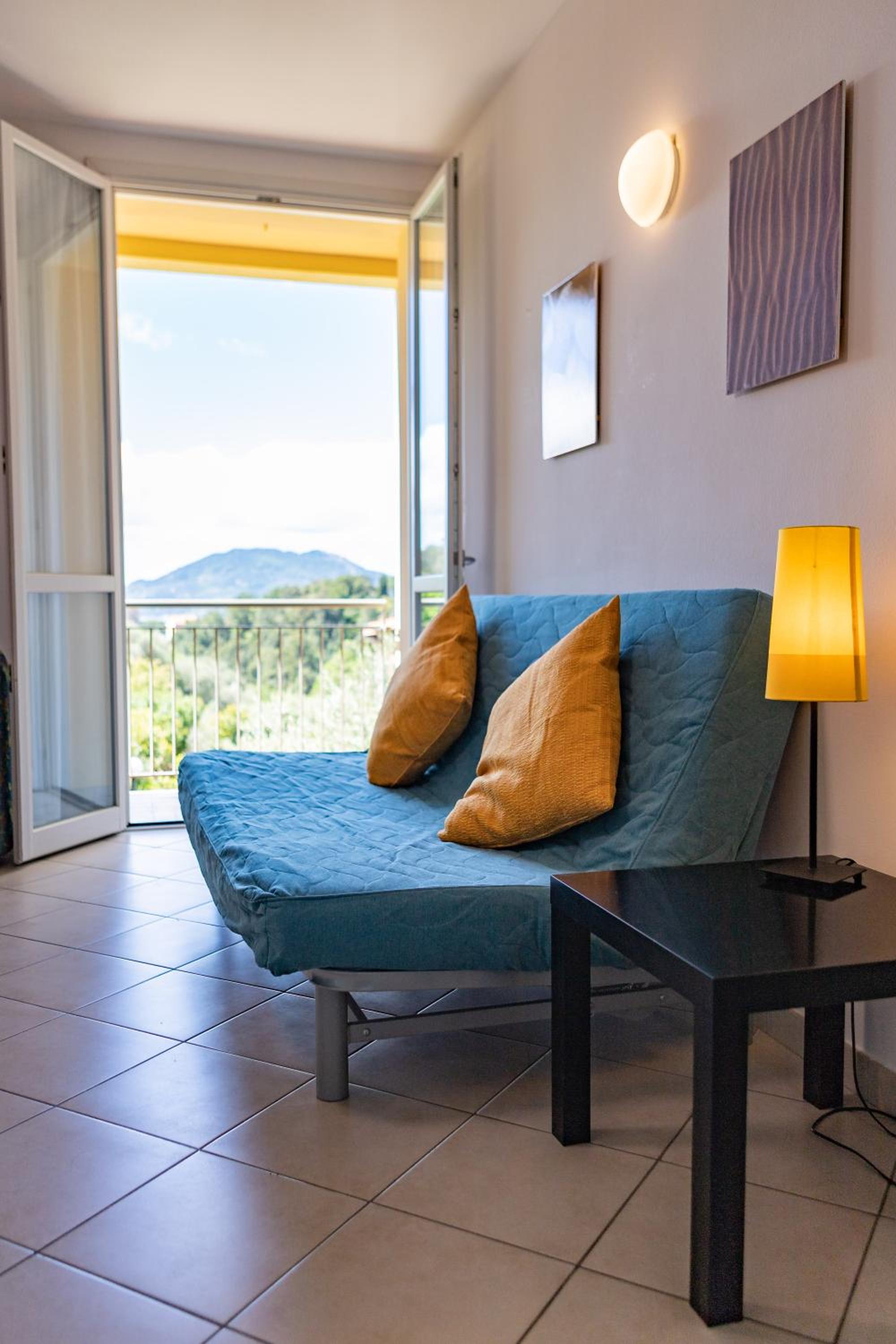 Apartment with Balcony photo 1
