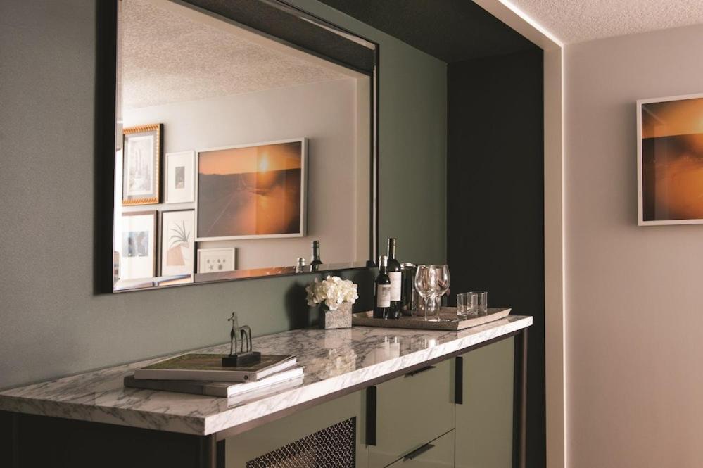 Park Mgm Suite with One Queen Bed (Non Smoking) thumbnail 6