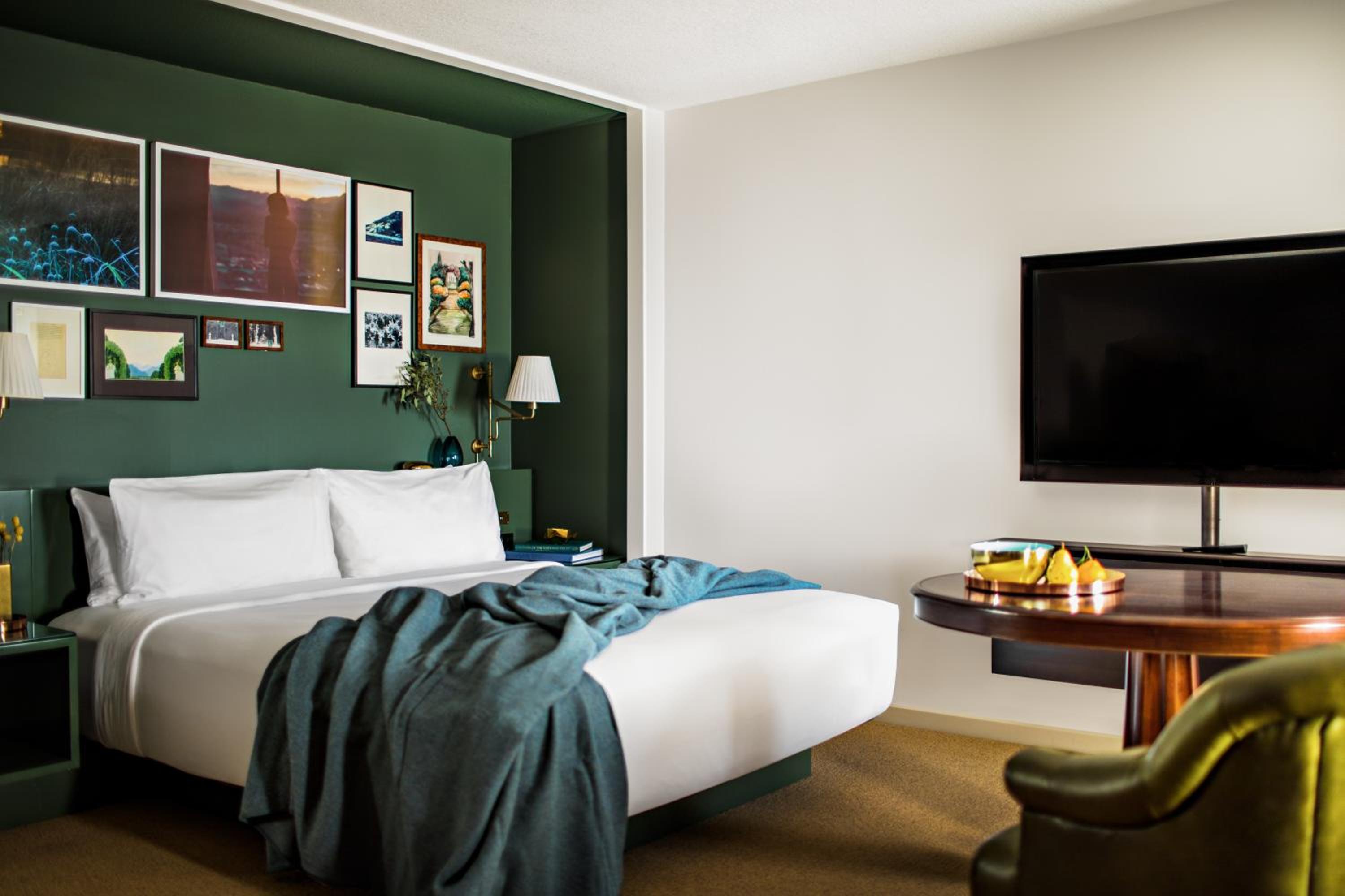 Park Mgm Queen Room with One King Bed (Non Smoking)