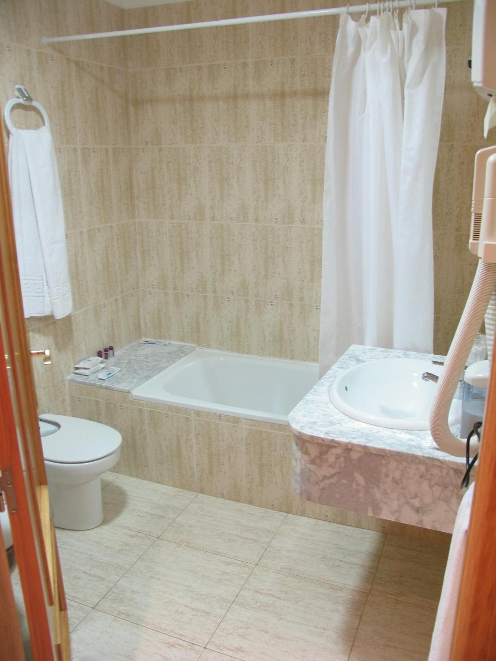 Double or Twin Room photo 2