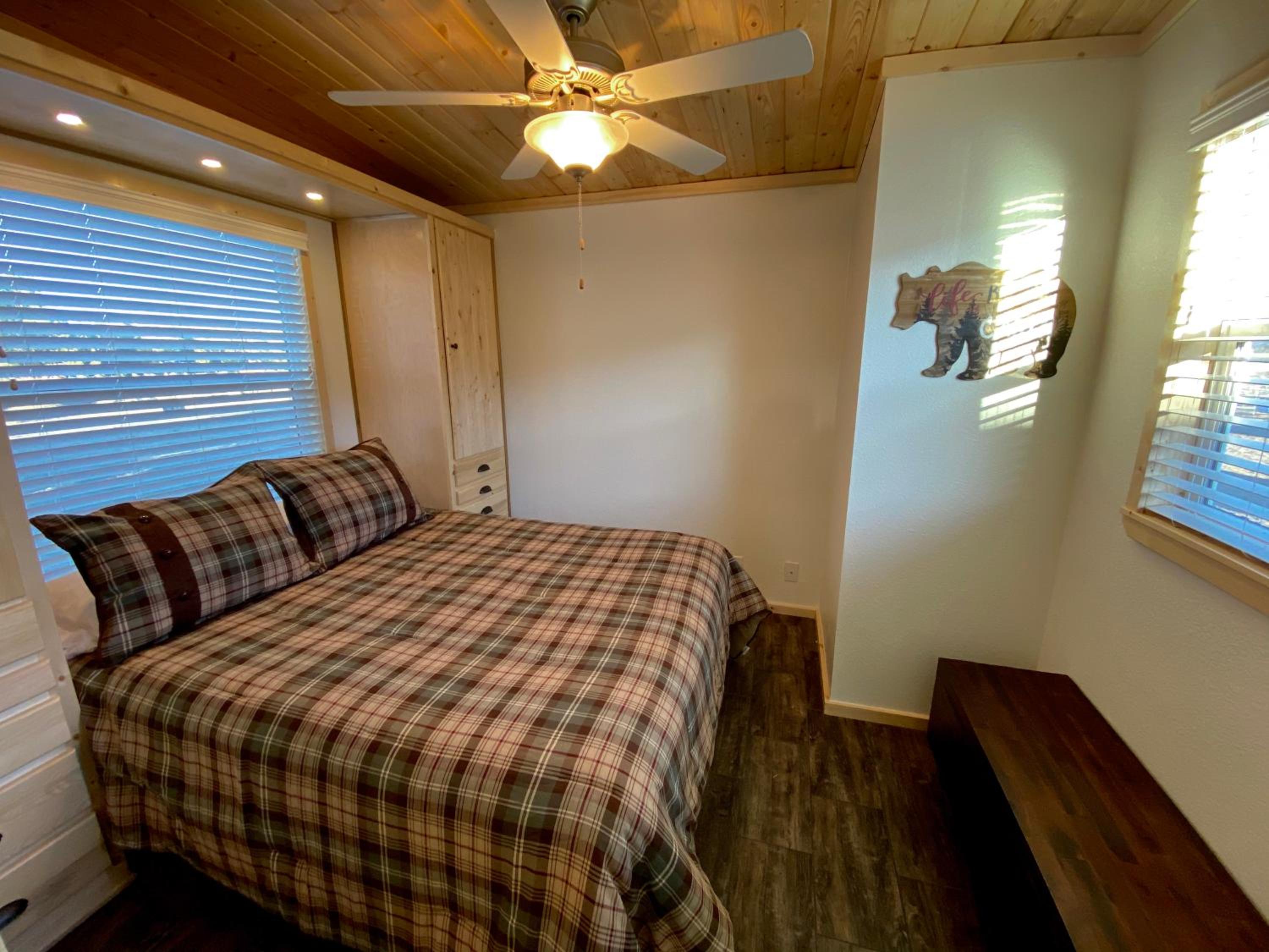 Sherwin Cabin Sierra Meadows Ranch photo 1