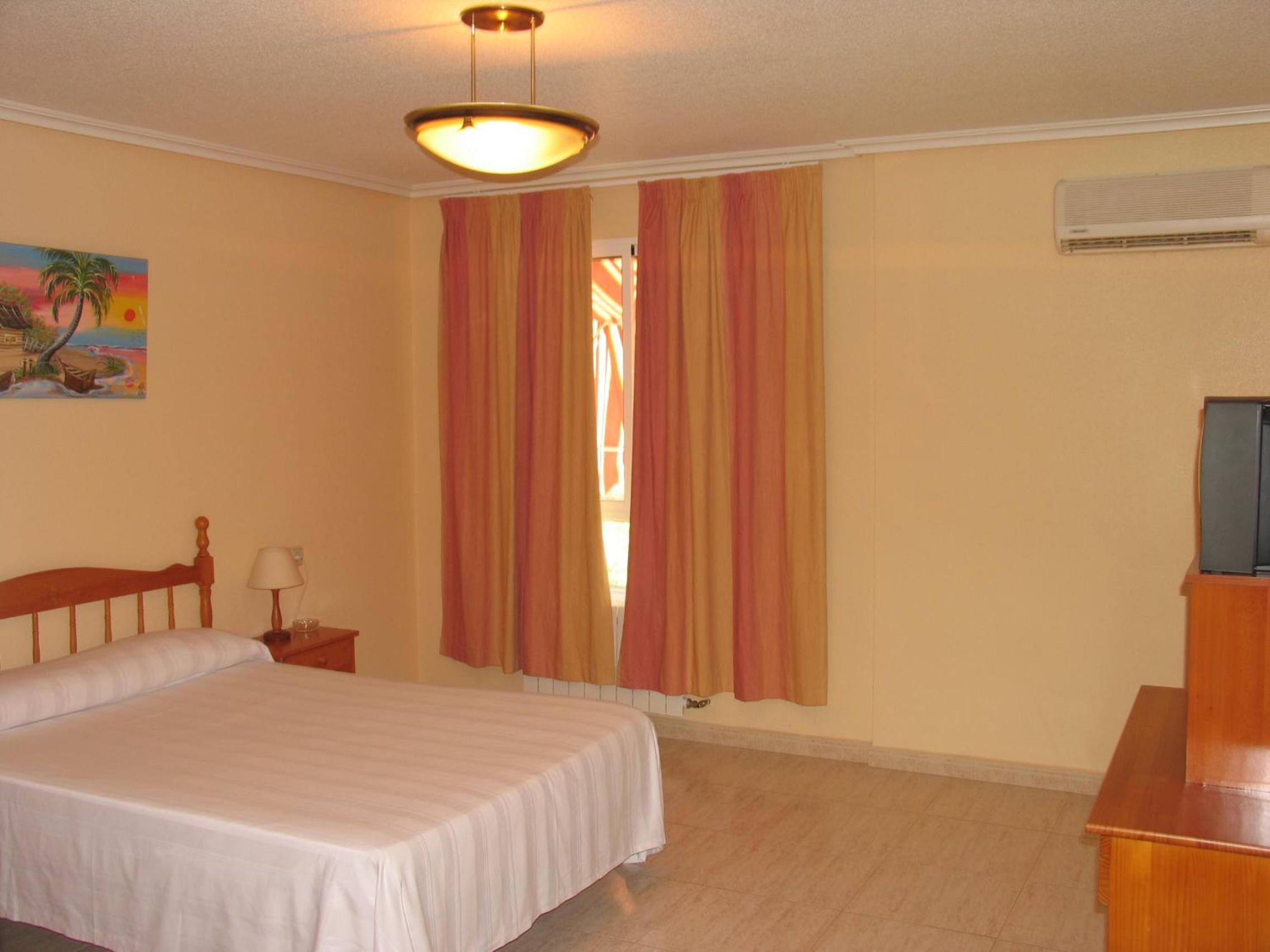 Standard Queen Room photo 2