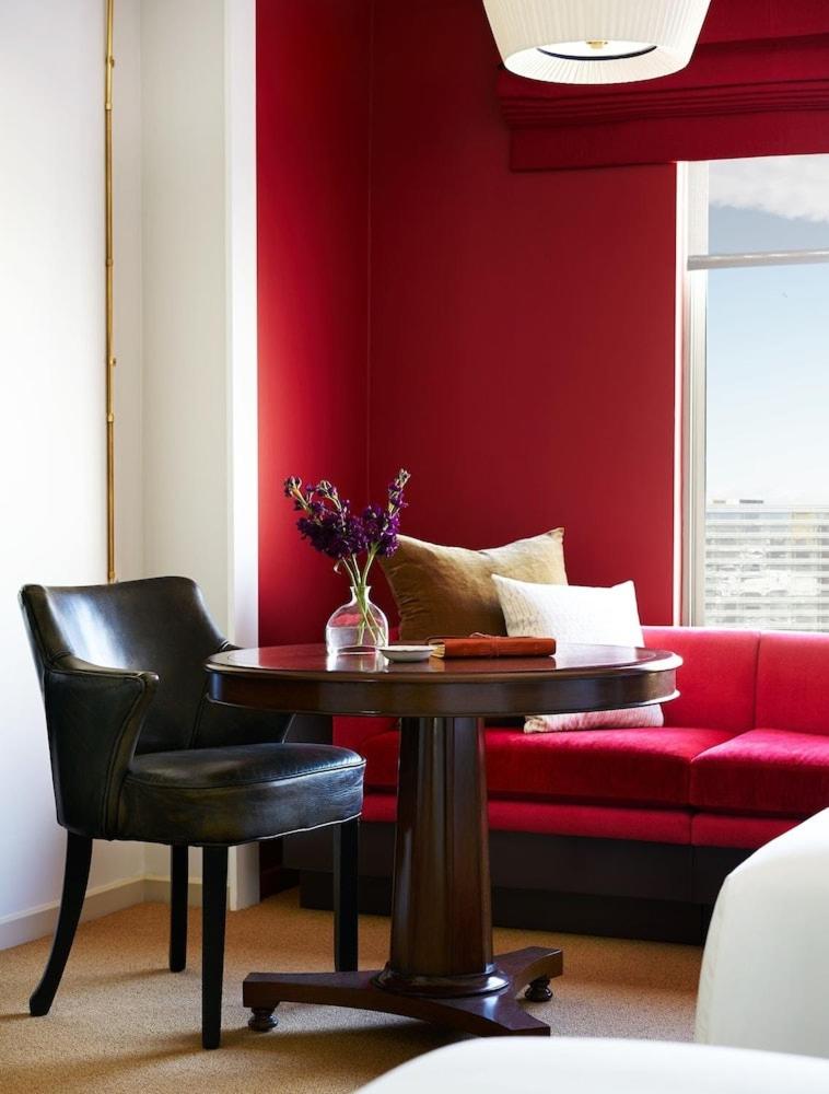 Park Mgm Suite with One Queen Bed (Non Smoking)