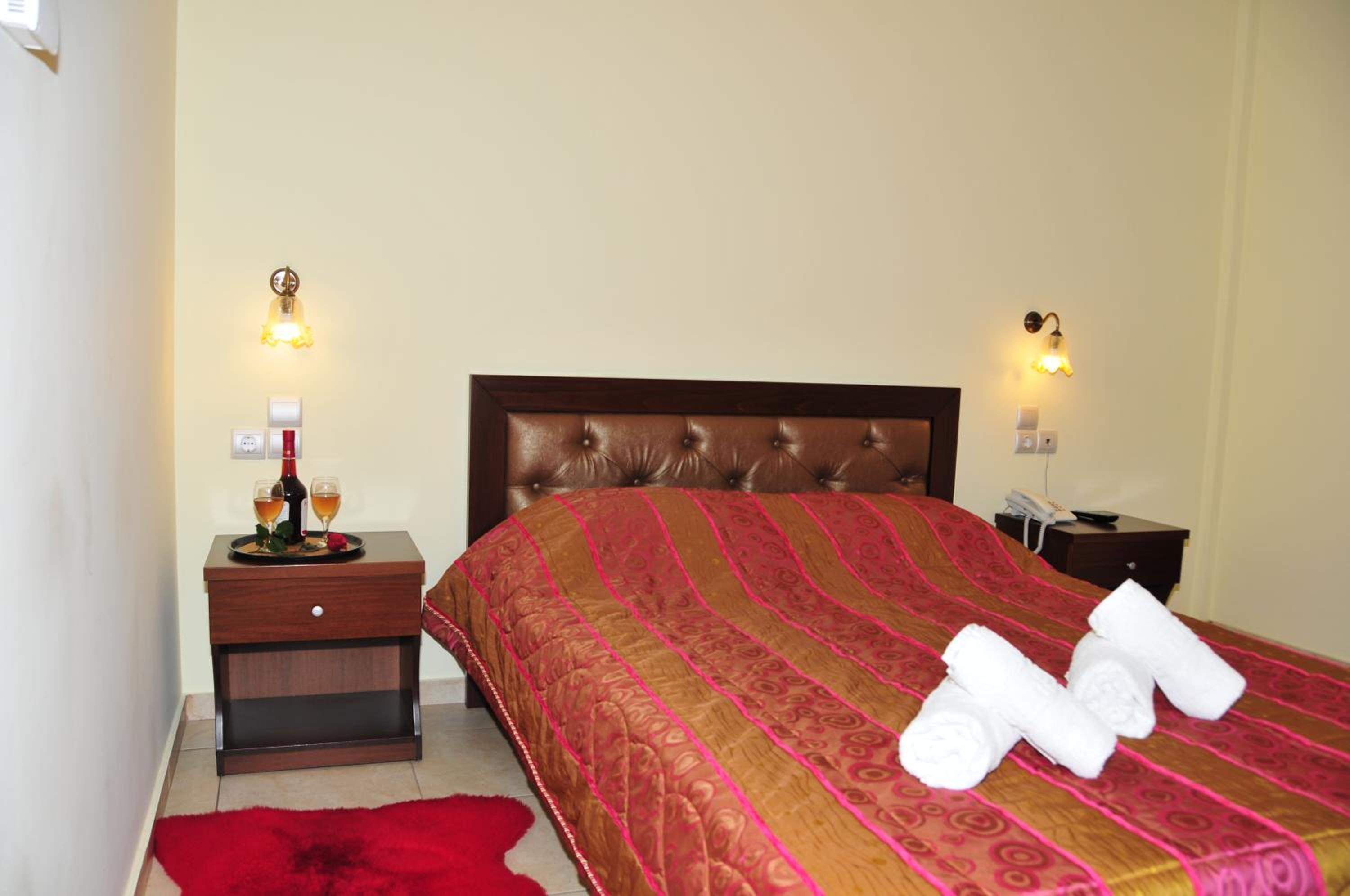 Standard Twin Room - Photo 4