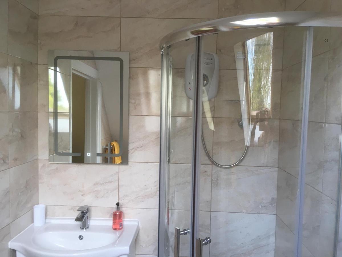 Double Room with Private Bathroom photo 3
