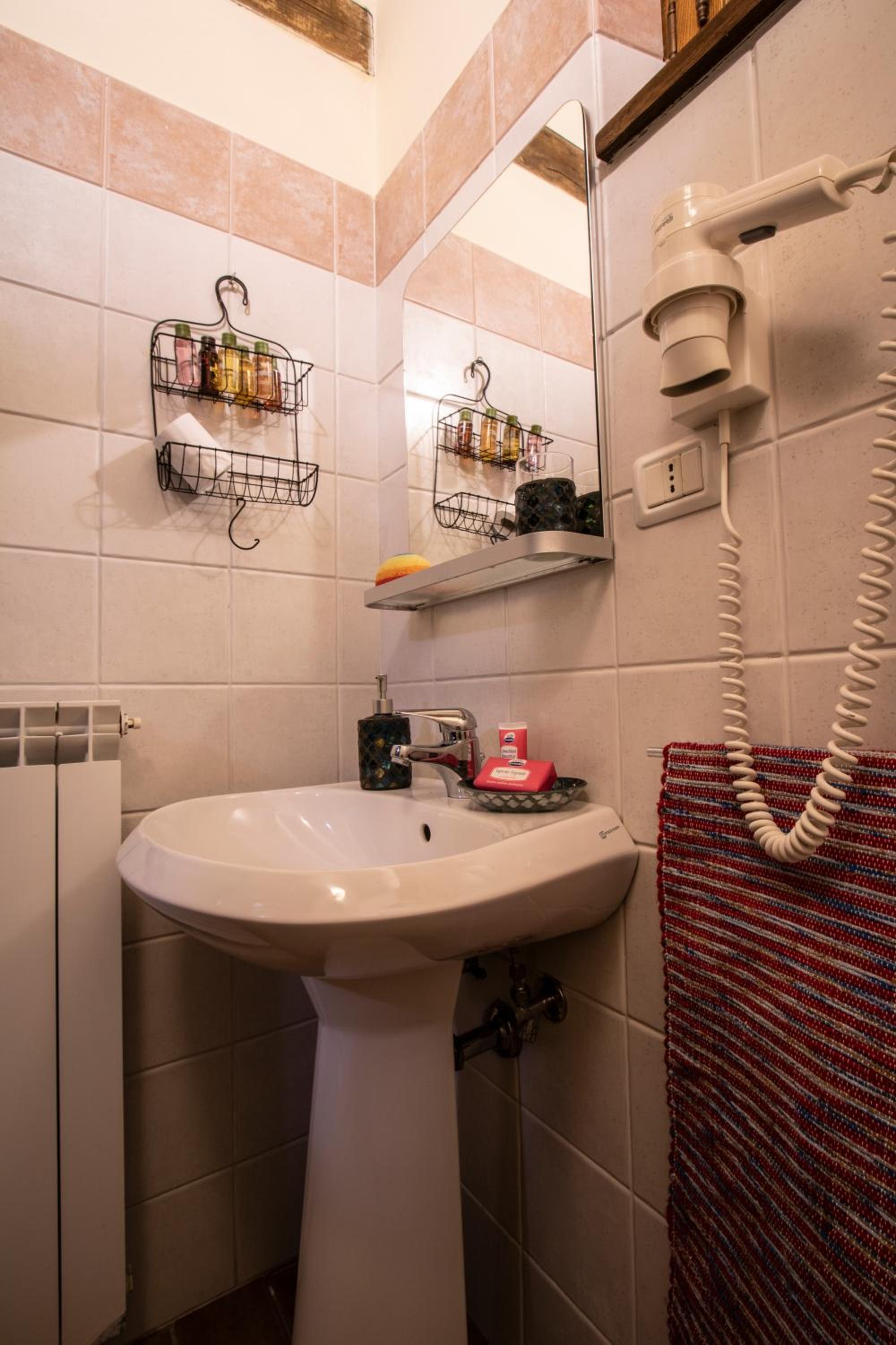 One-Bedroom House photo 1