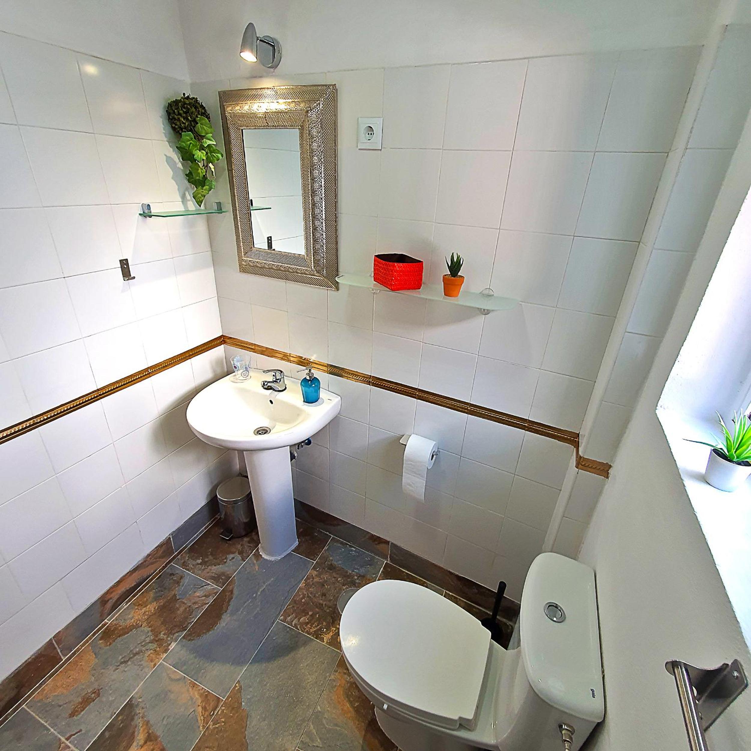 Apartment with Balcony - Photo 22
