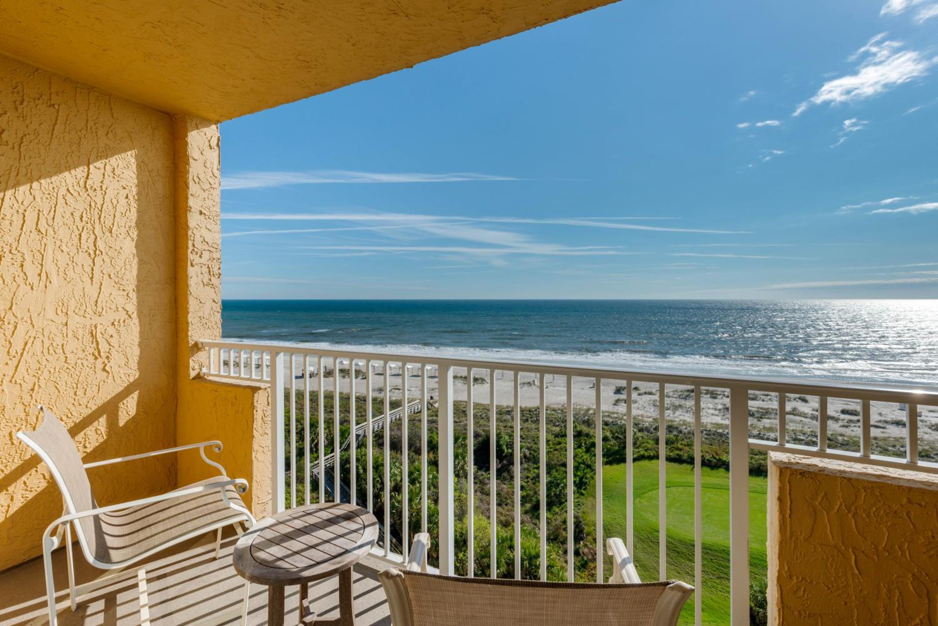 Oceanfront Room - King Bed - Photo 6