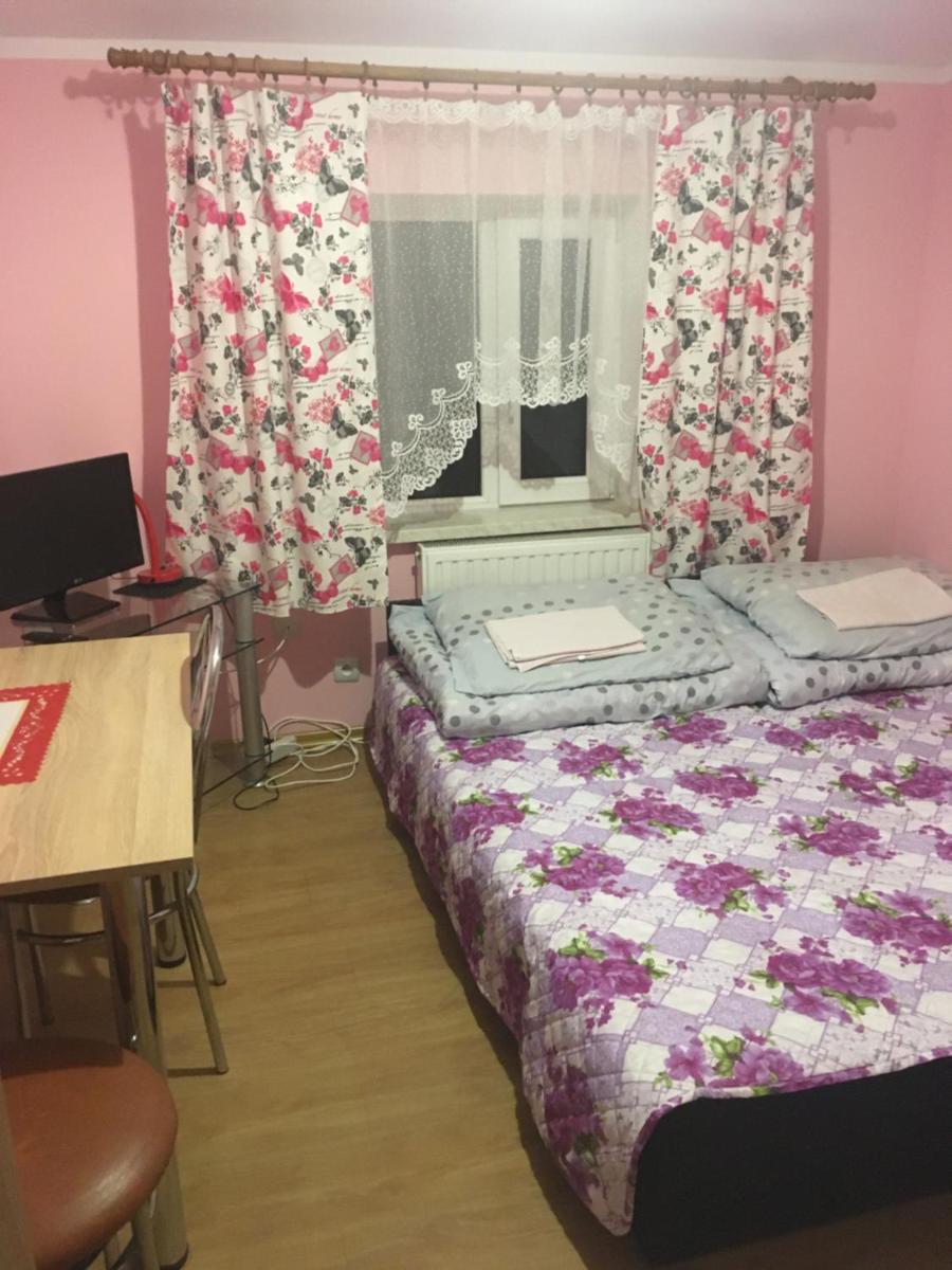 Twin Room with Bathroom - Photo 4