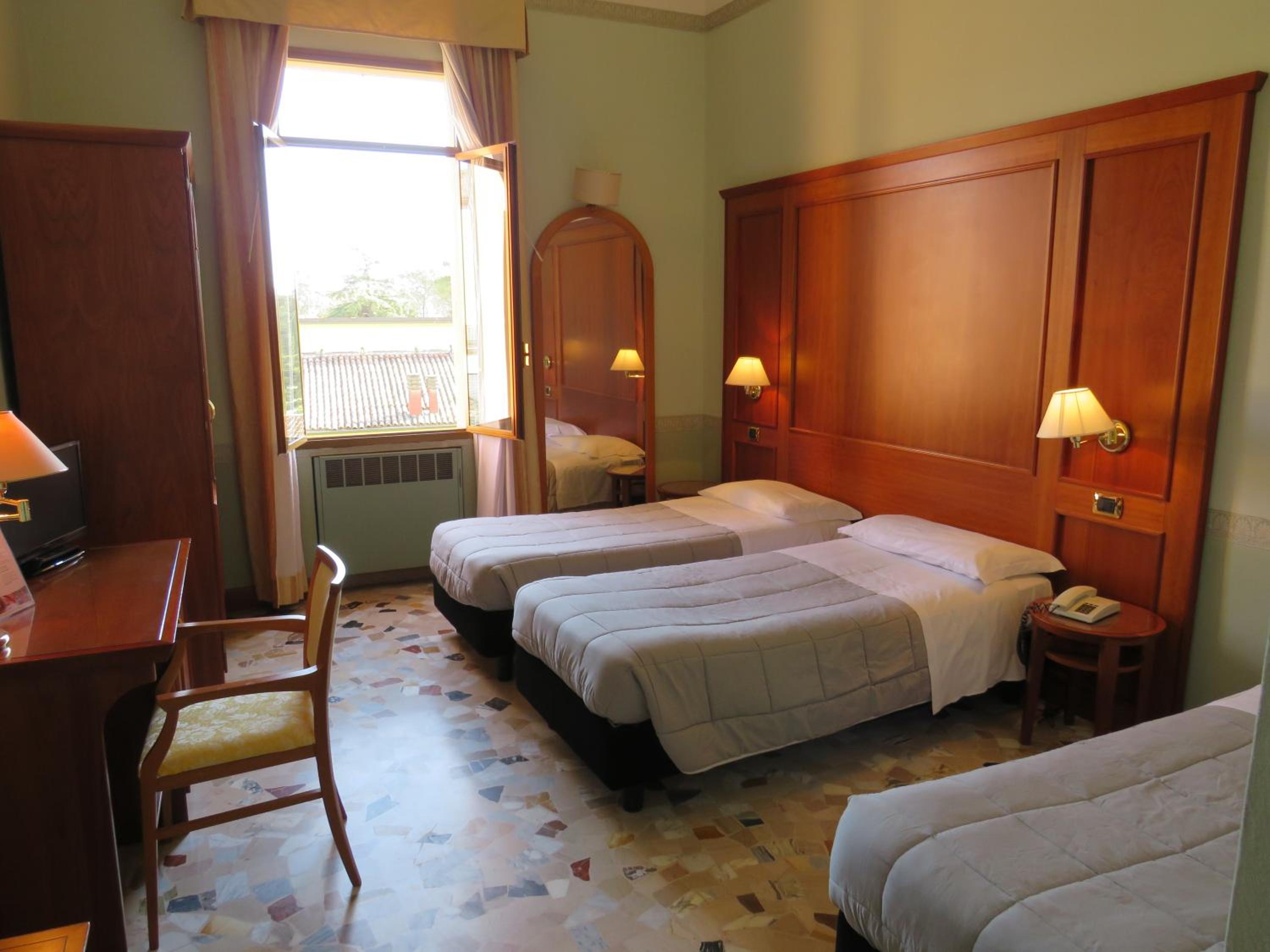 Triple Room - Photo 1