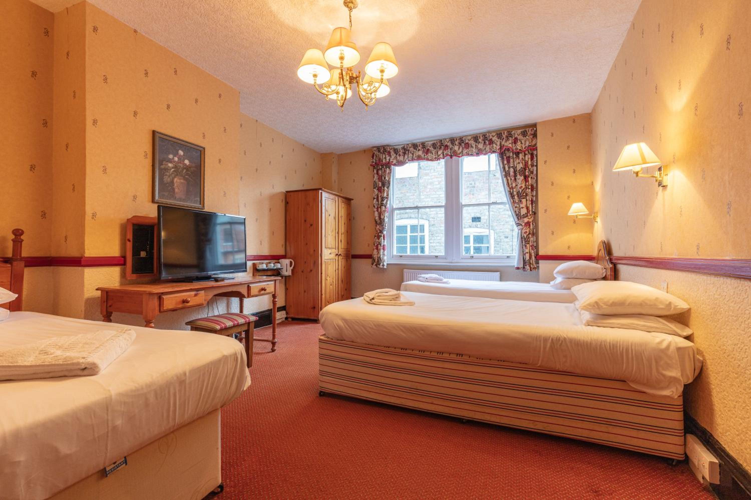 Triple Room - Photo 9
