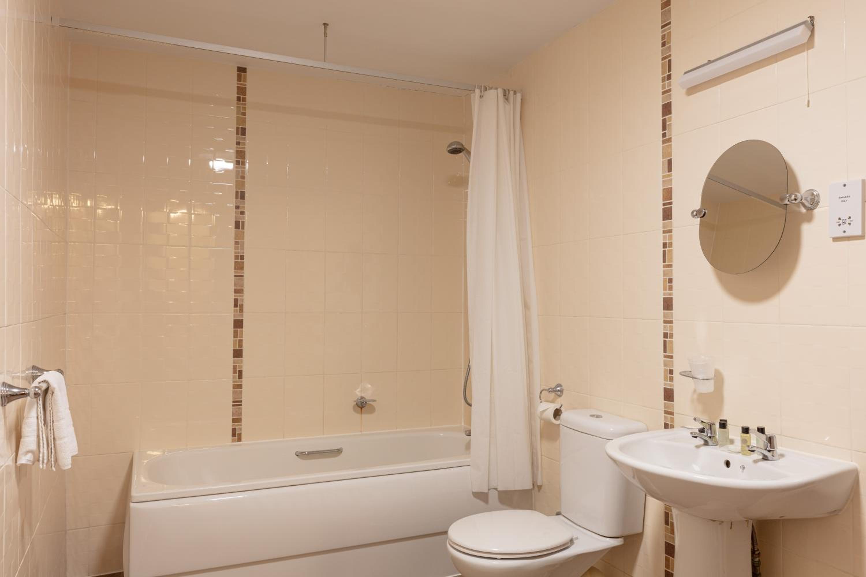 Double Room - Photo 7
