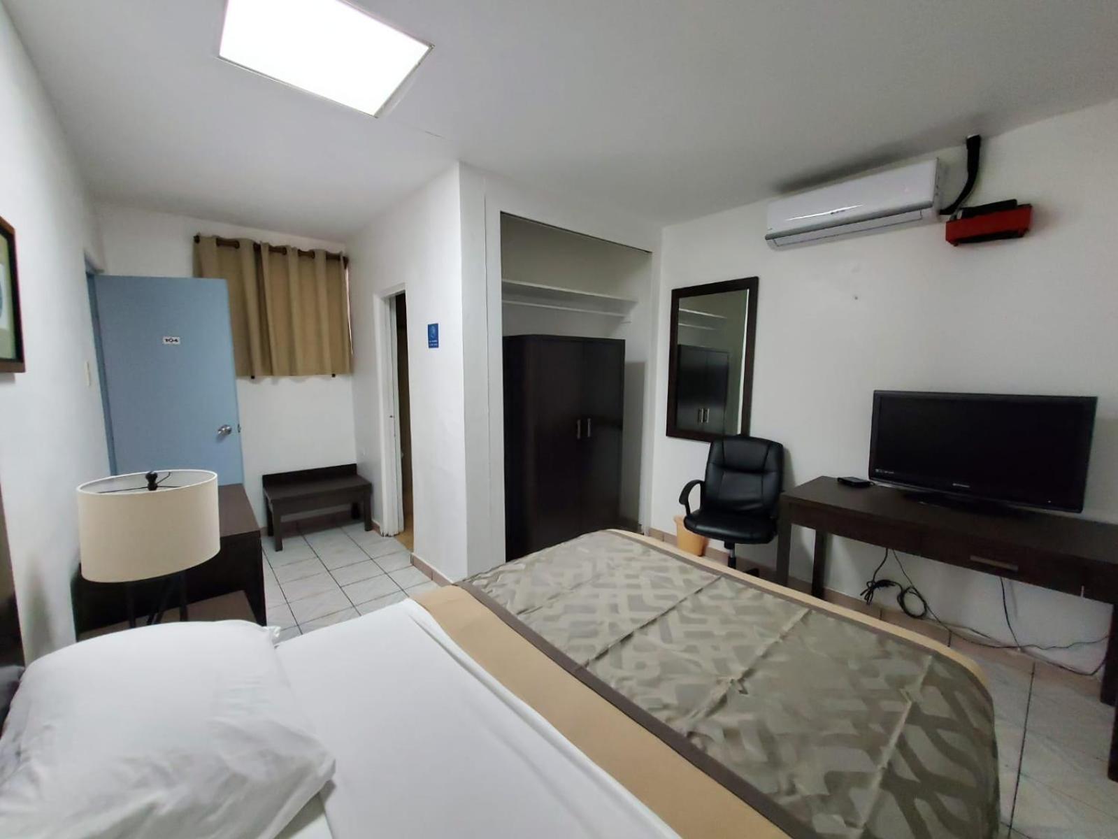 Guest Room with One Bed photo 2