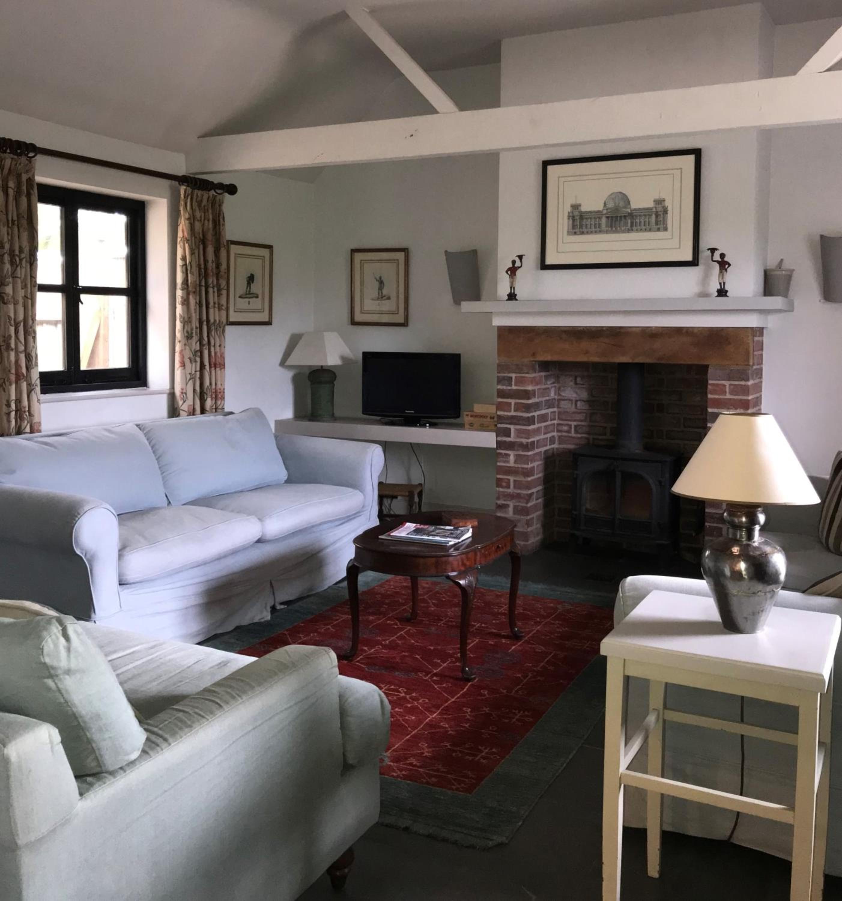 Five-Bedroom House photo 1