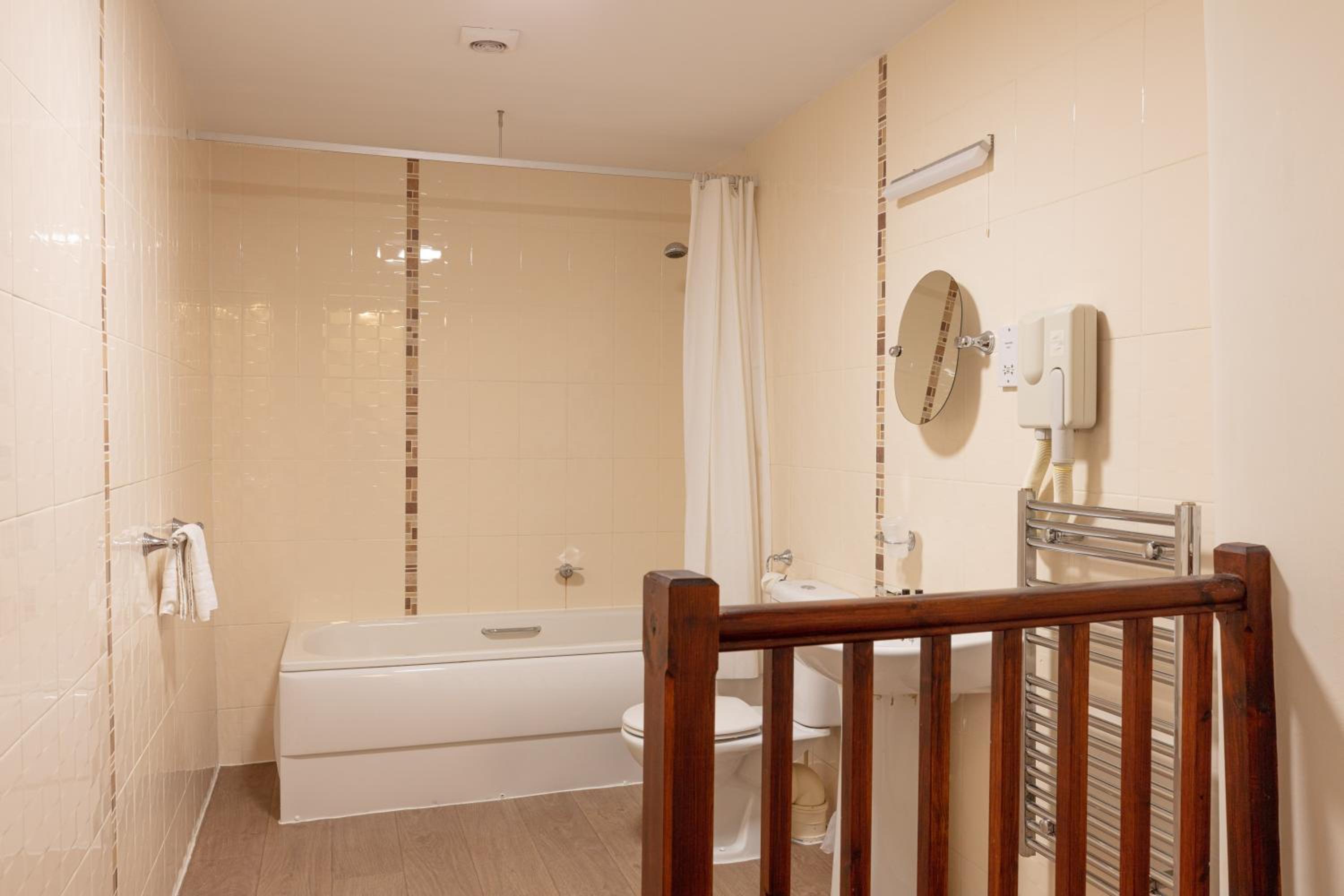 Double Room - Photo 9