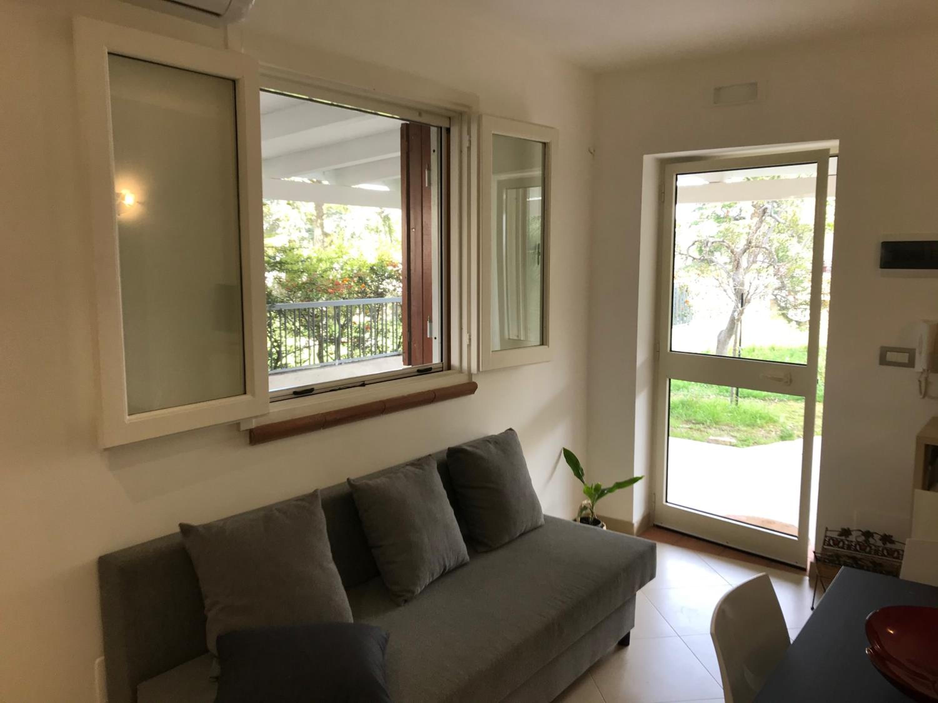 One-Bedroom House photo 1