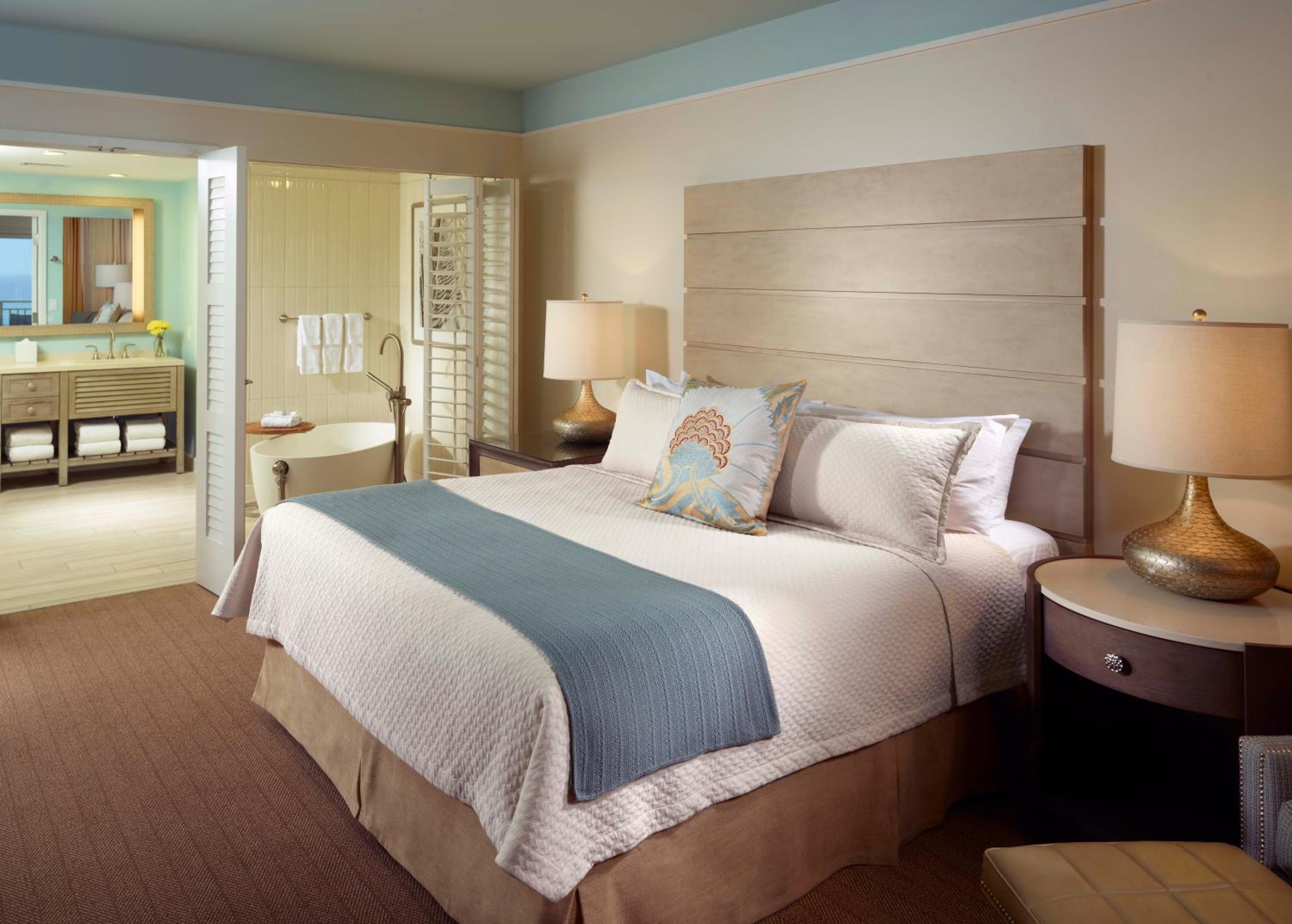 Luxury Ocean View Osprey Presidential Suite – 1 King Bed photo 1