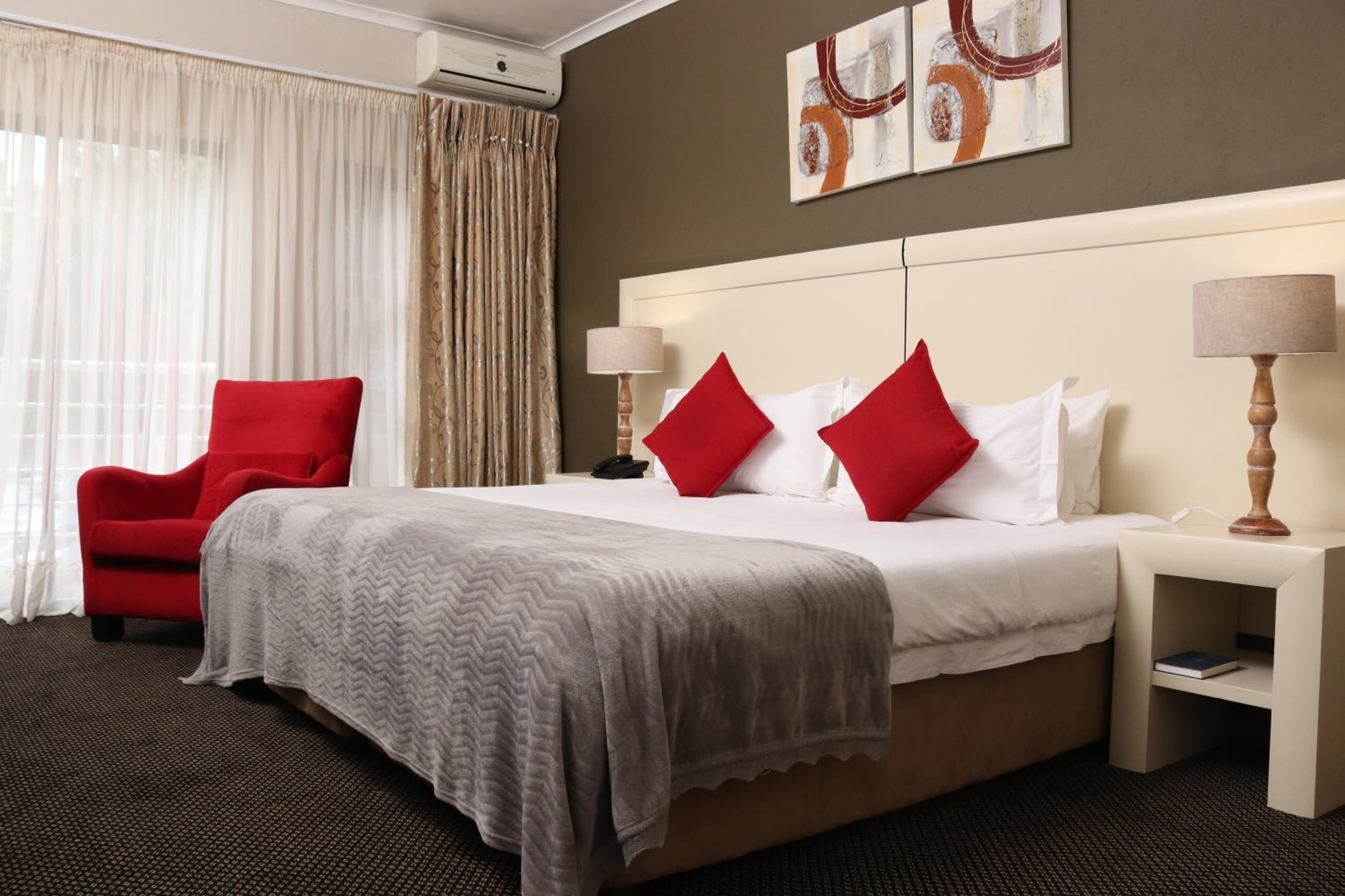 Standard Double or Twin Room - Photo 4