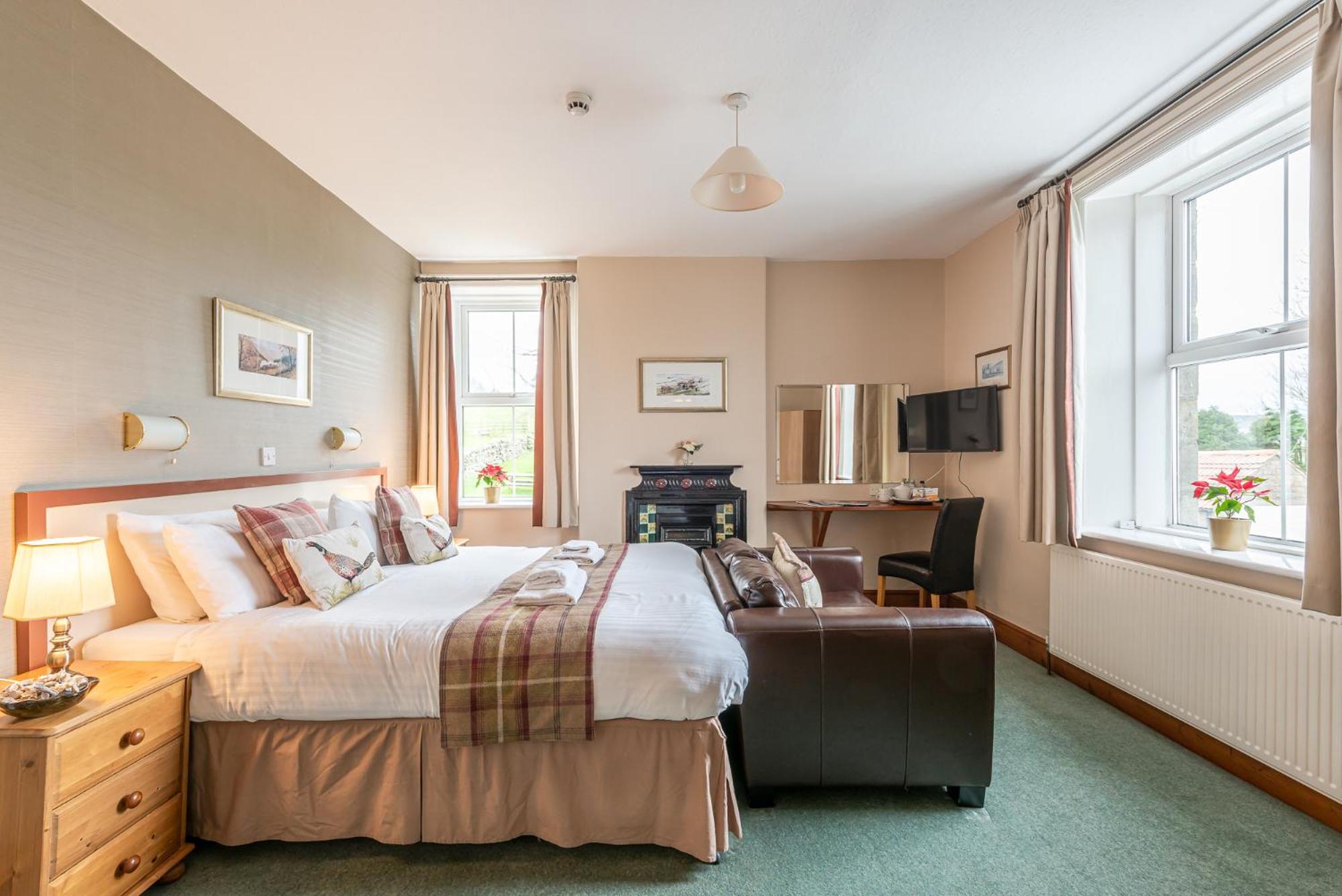 Superior Double or Twin Room - Photo 3