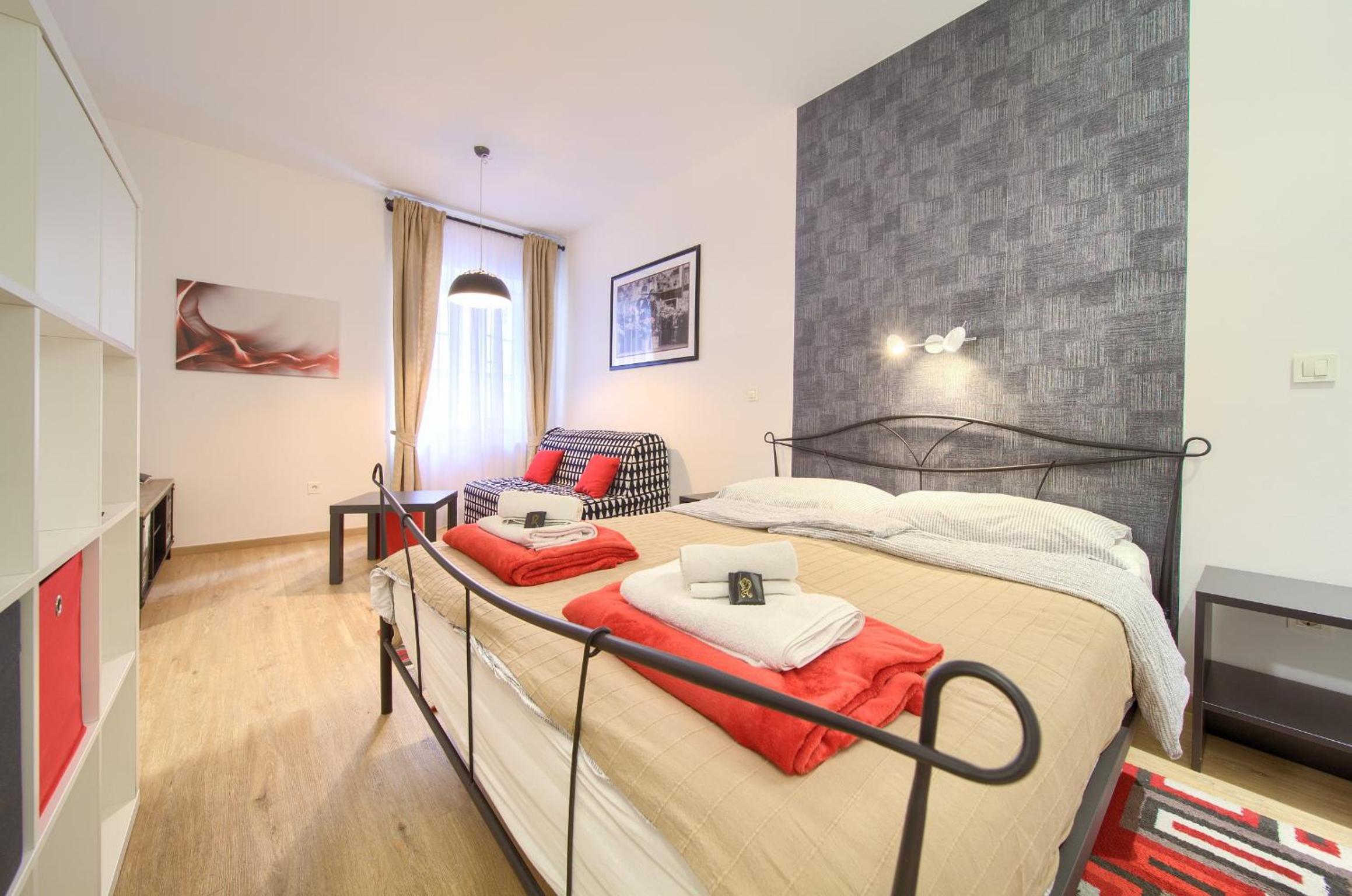 Studio Apartment