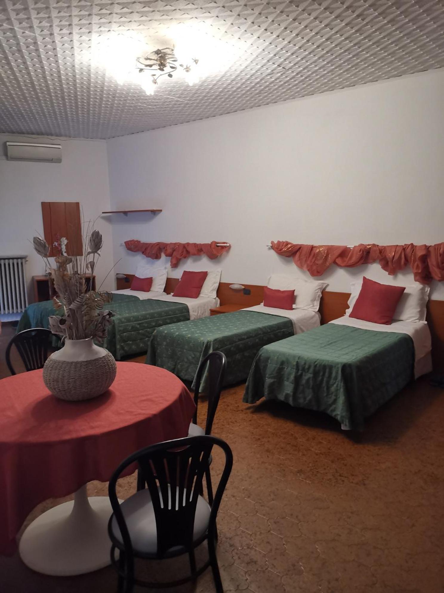 Triple Room - Photo 1