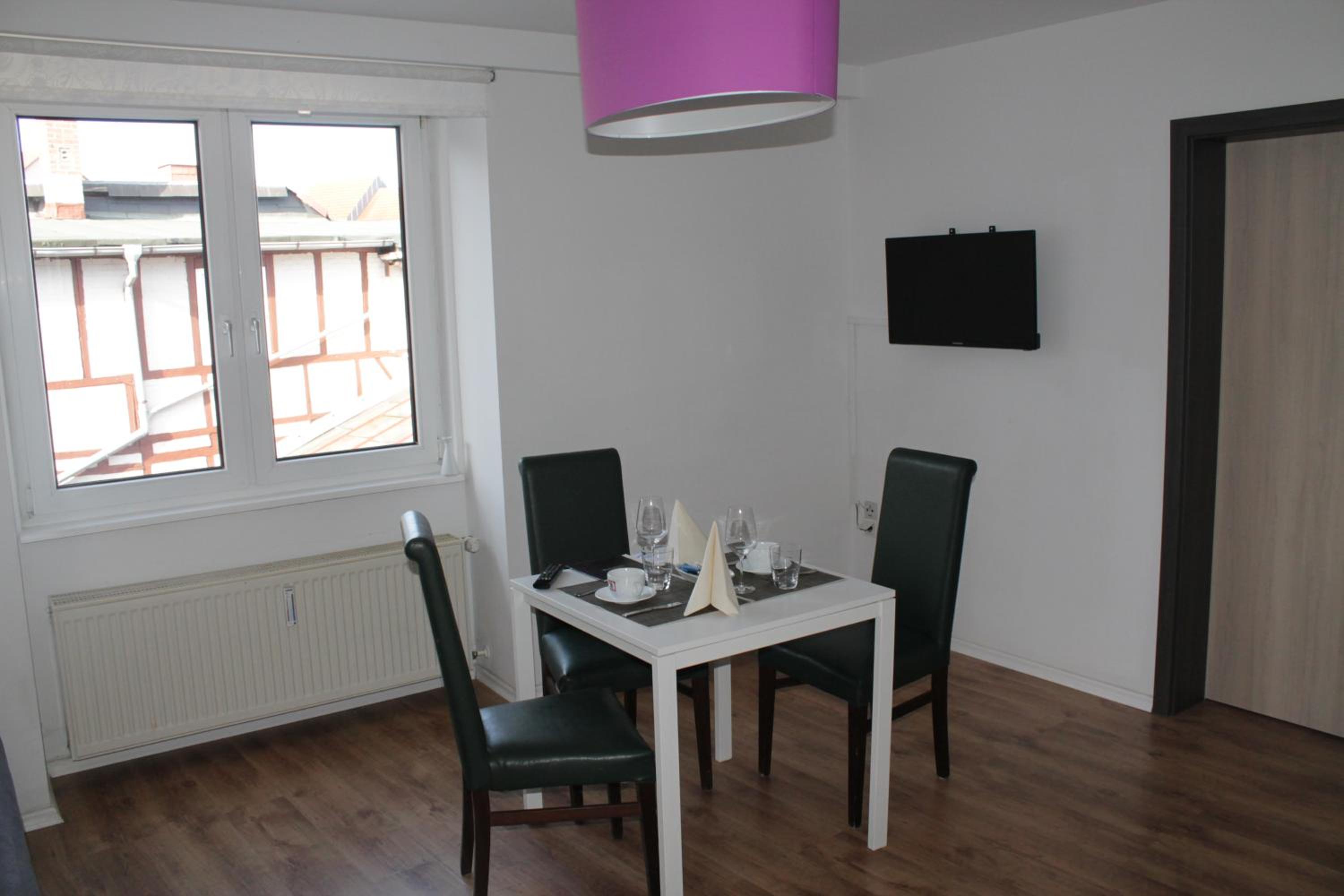 One-Bedroom Suite - Photo 6
