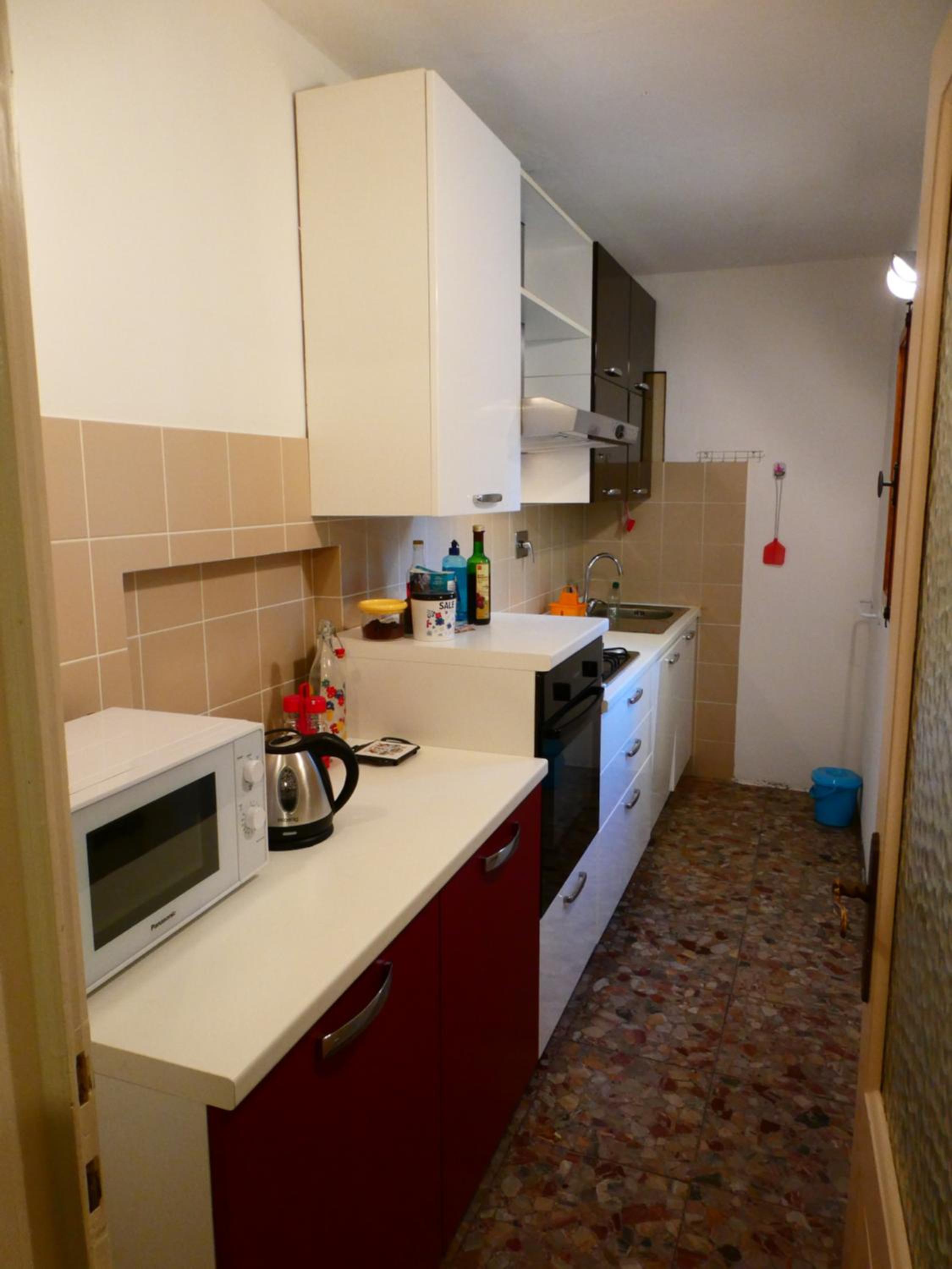 Three-Bedroom House - Photo 2