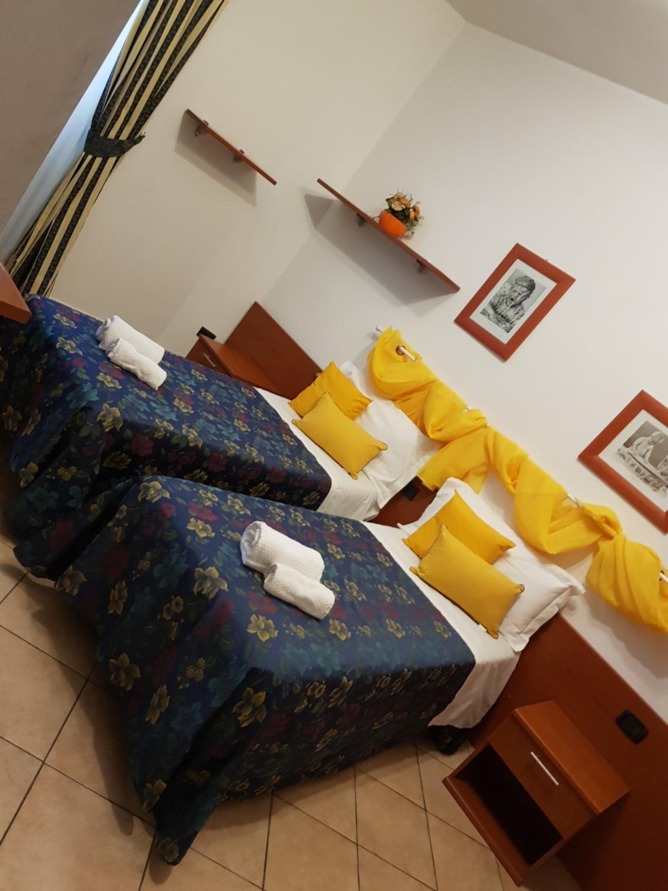 Double or Twin Room - Photo 5