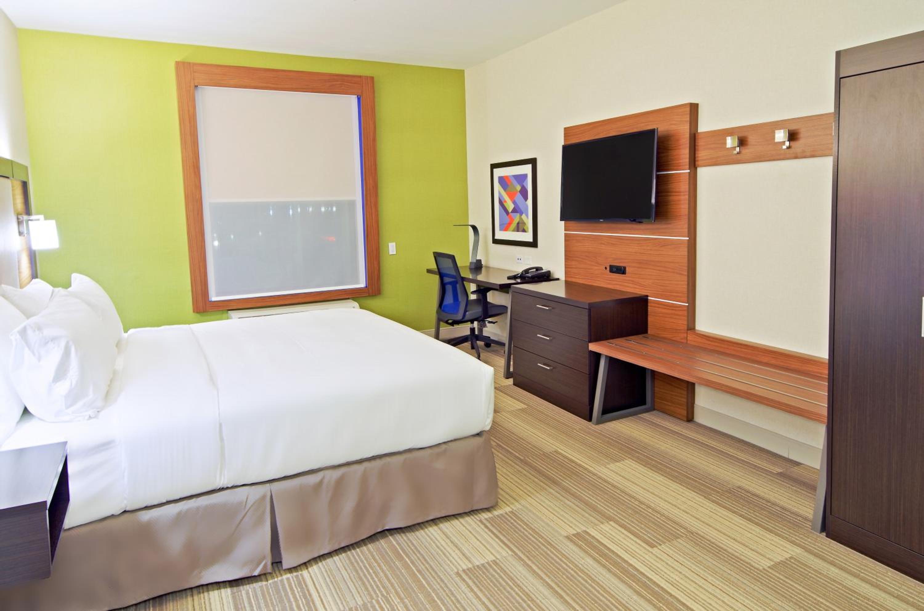 King Room - Mobility Access/Hearing Accessible