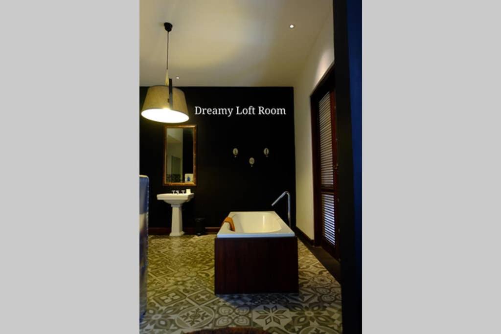 One-Bedroom Apartment - Photo 12