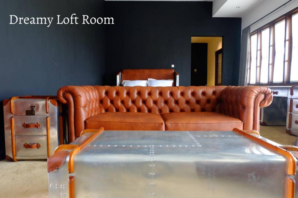 One-Bedroom Apartment - Photo 2