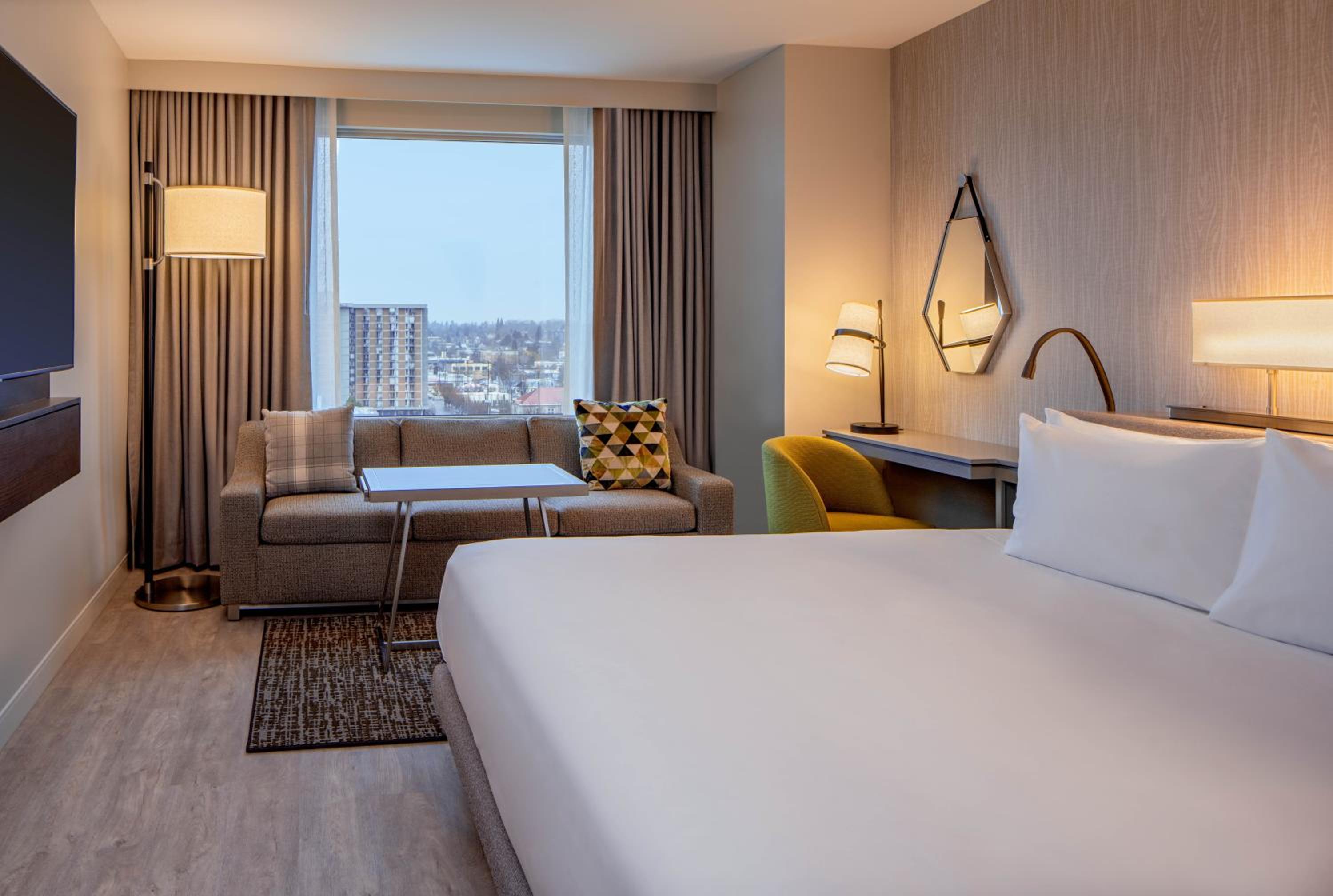 King Room with View - Photo 6