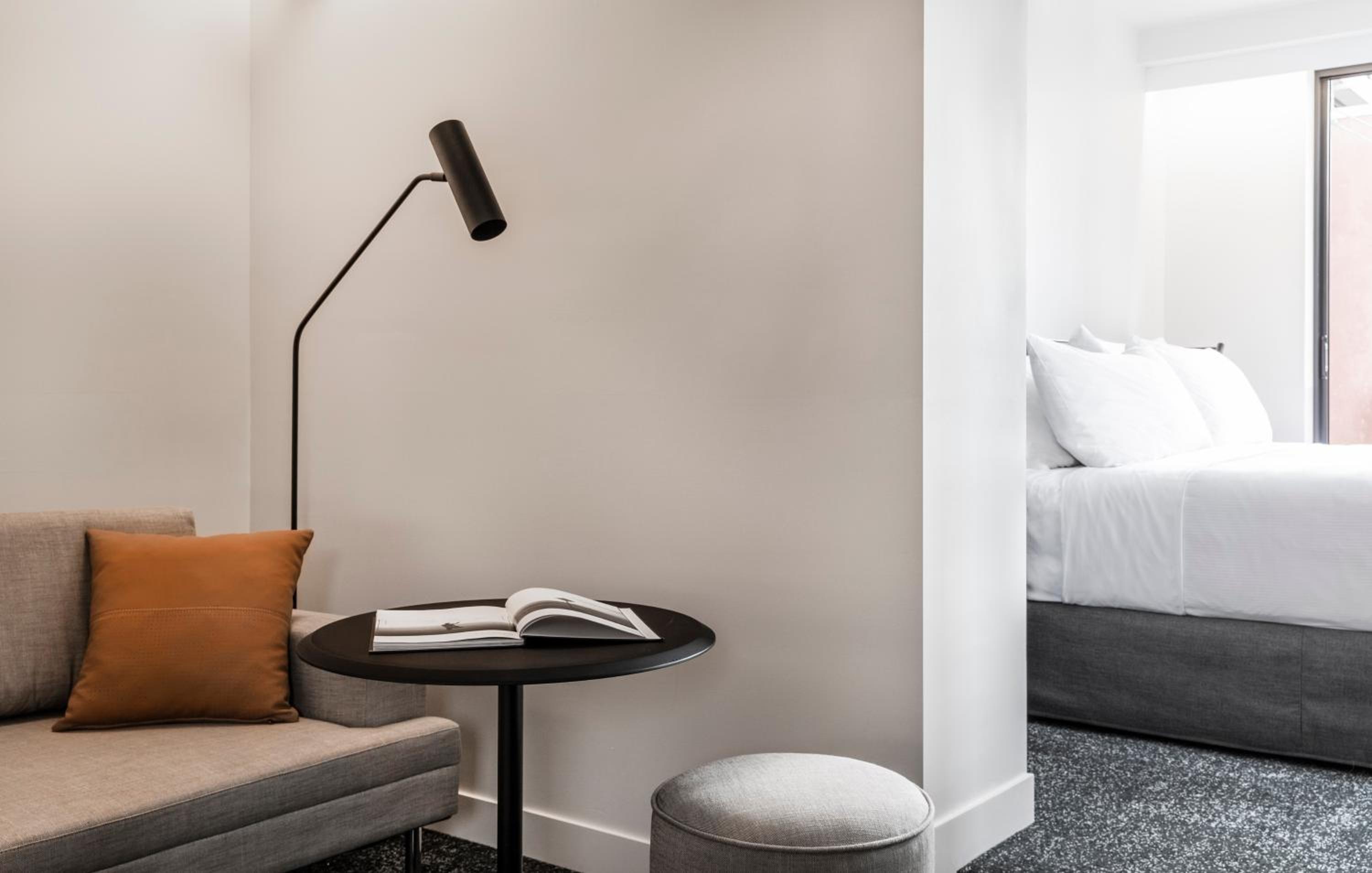 Junior Suite – complimentary drinks during hosted hour and WiFi
