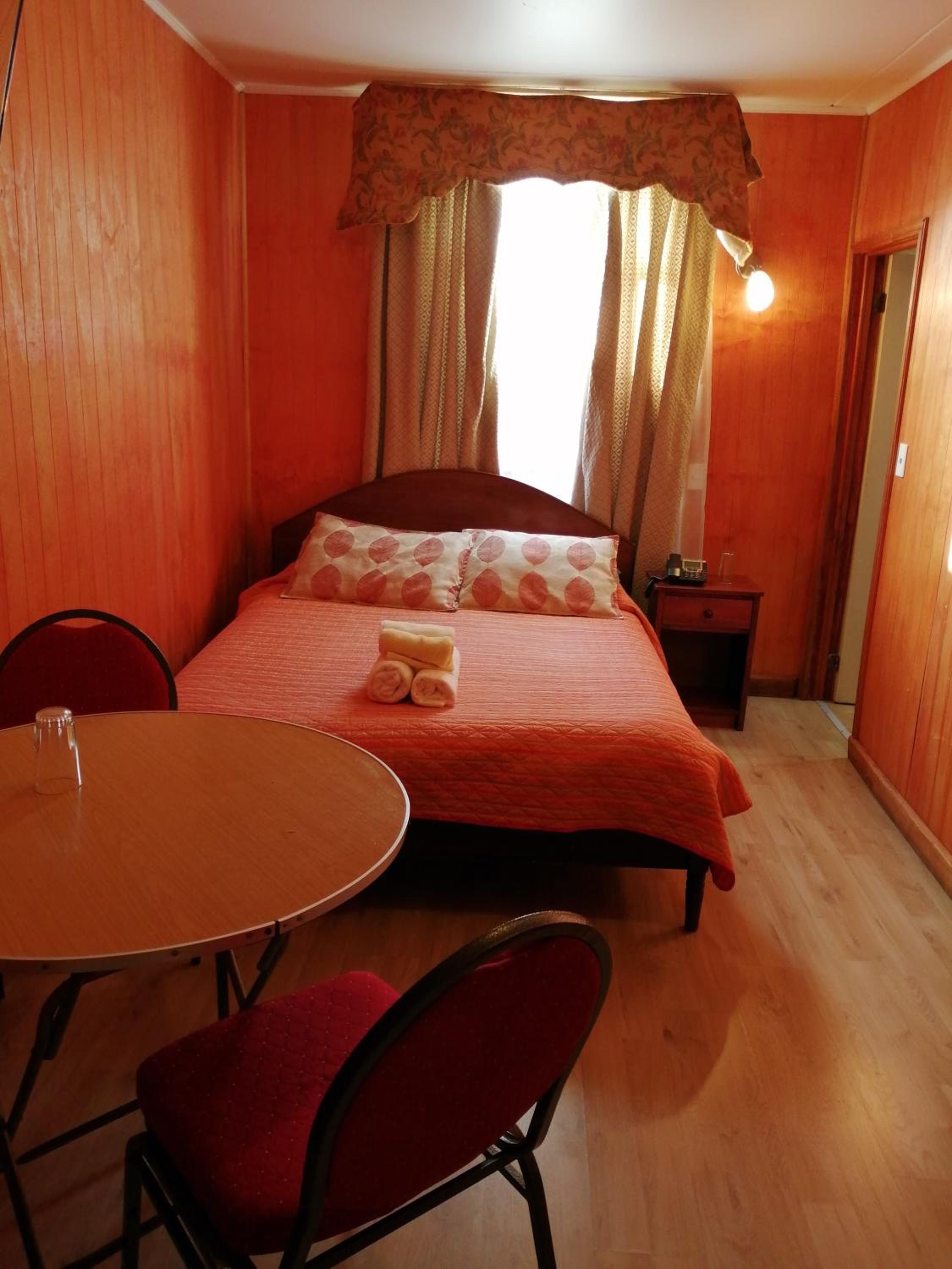 Double Room with Private Bathroom photo 3
