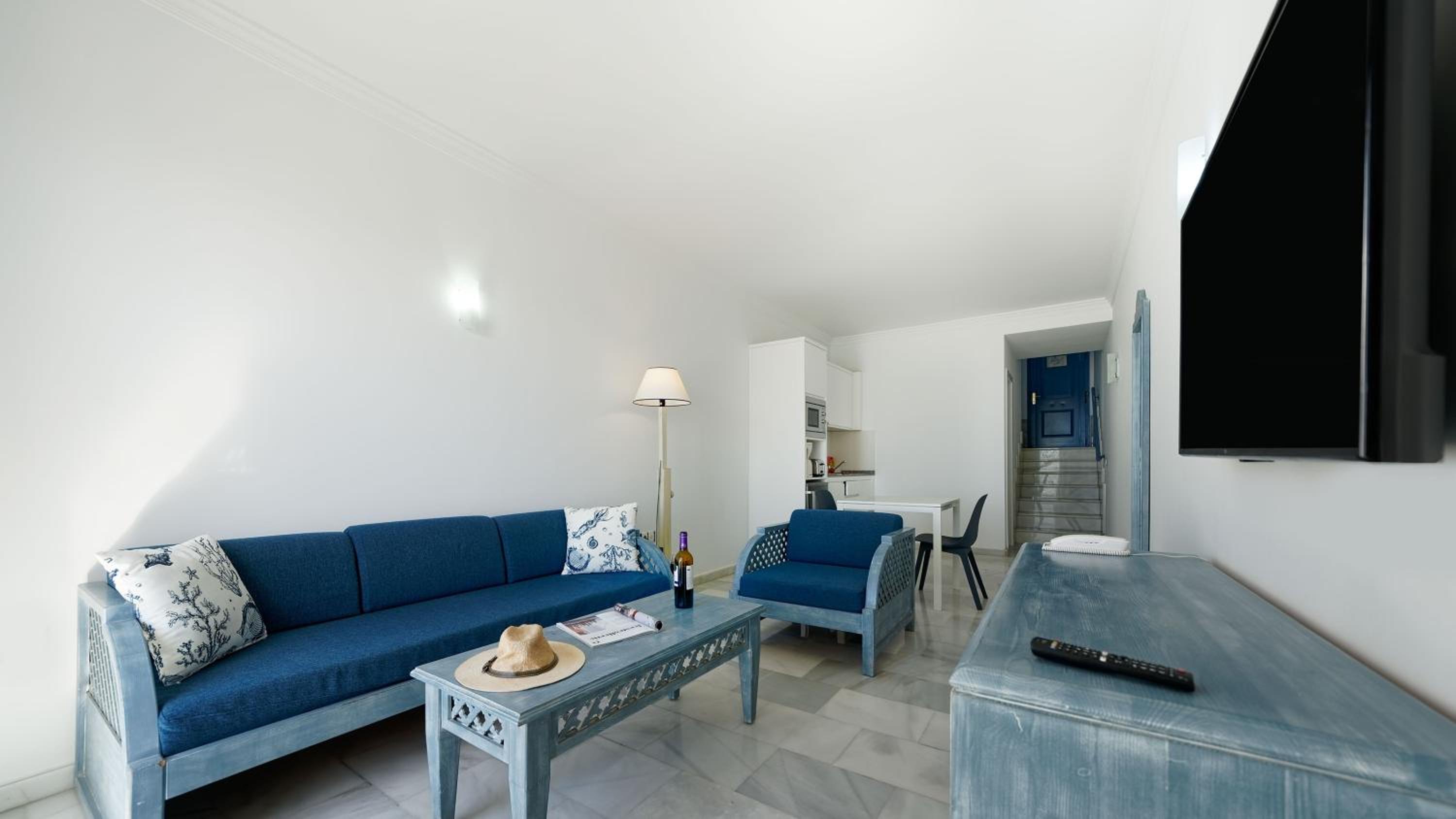 Apartment with Sea View photo 2