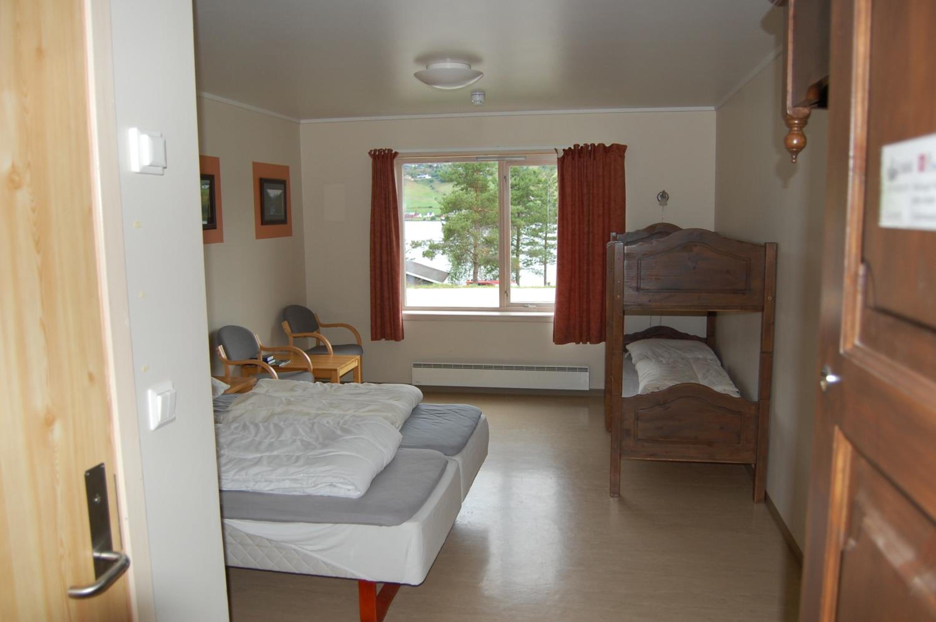 Family Room (6 Adults) photo 2
