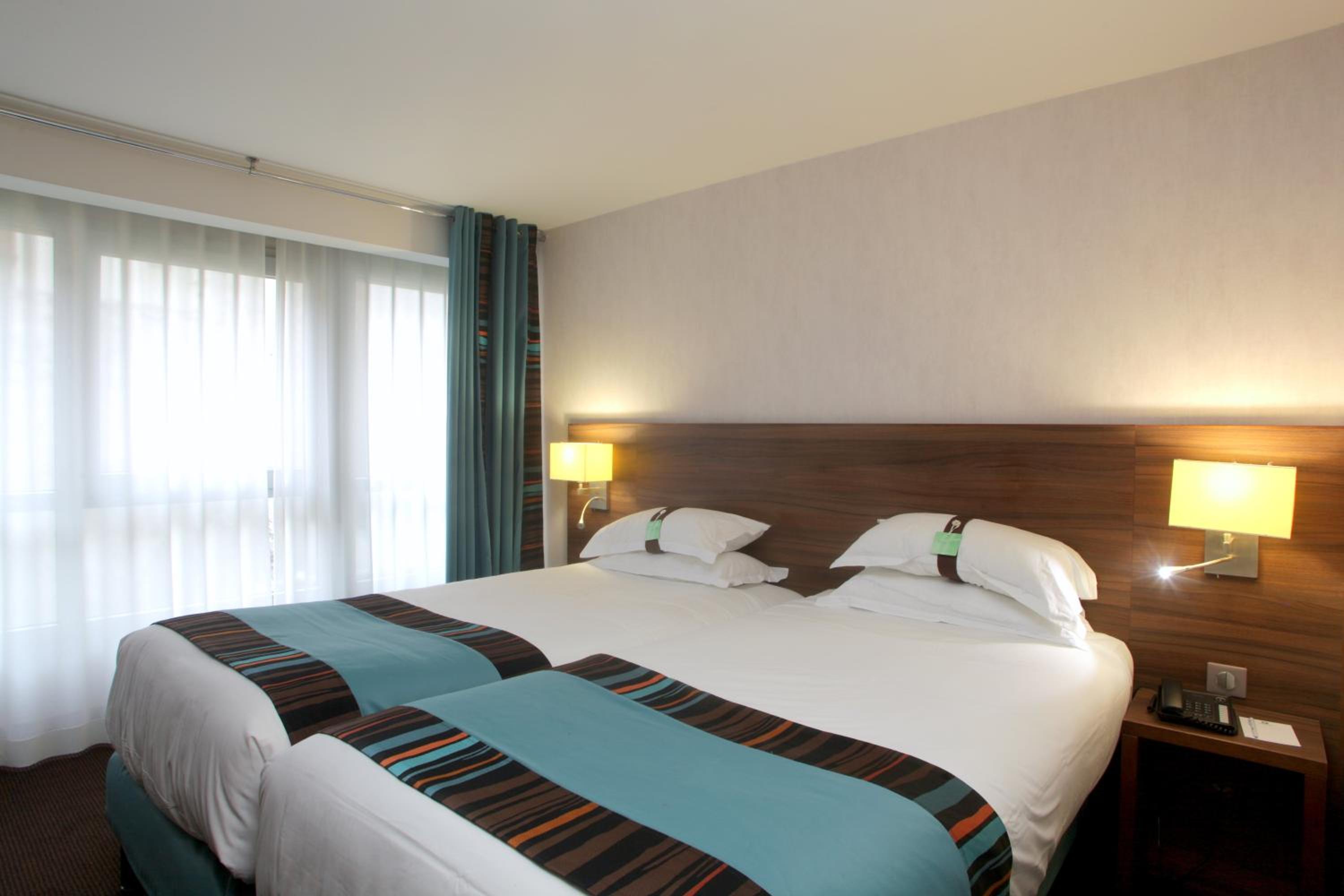 Standard Room with Two Single Beds