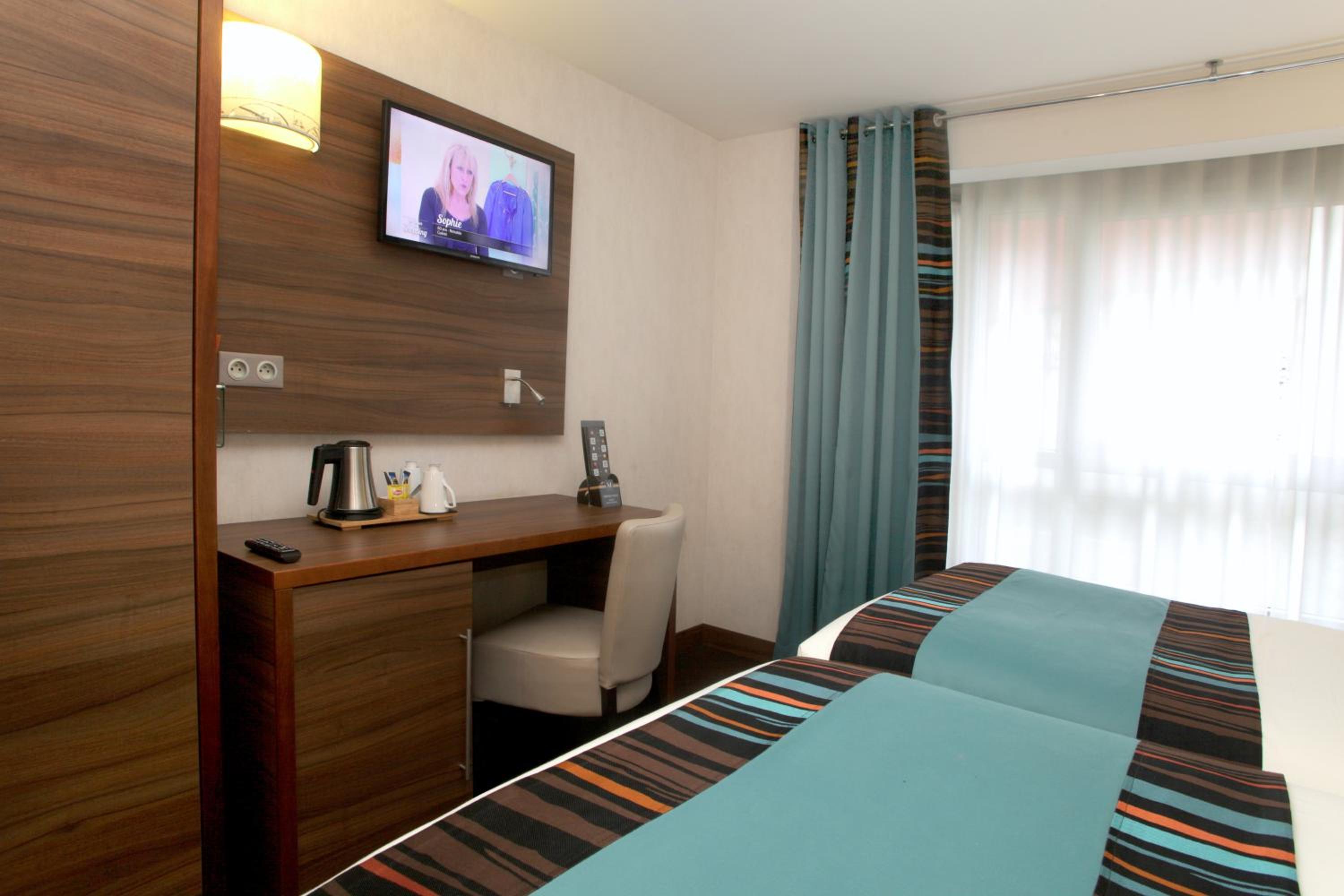 Standard Room with Two Single Beds