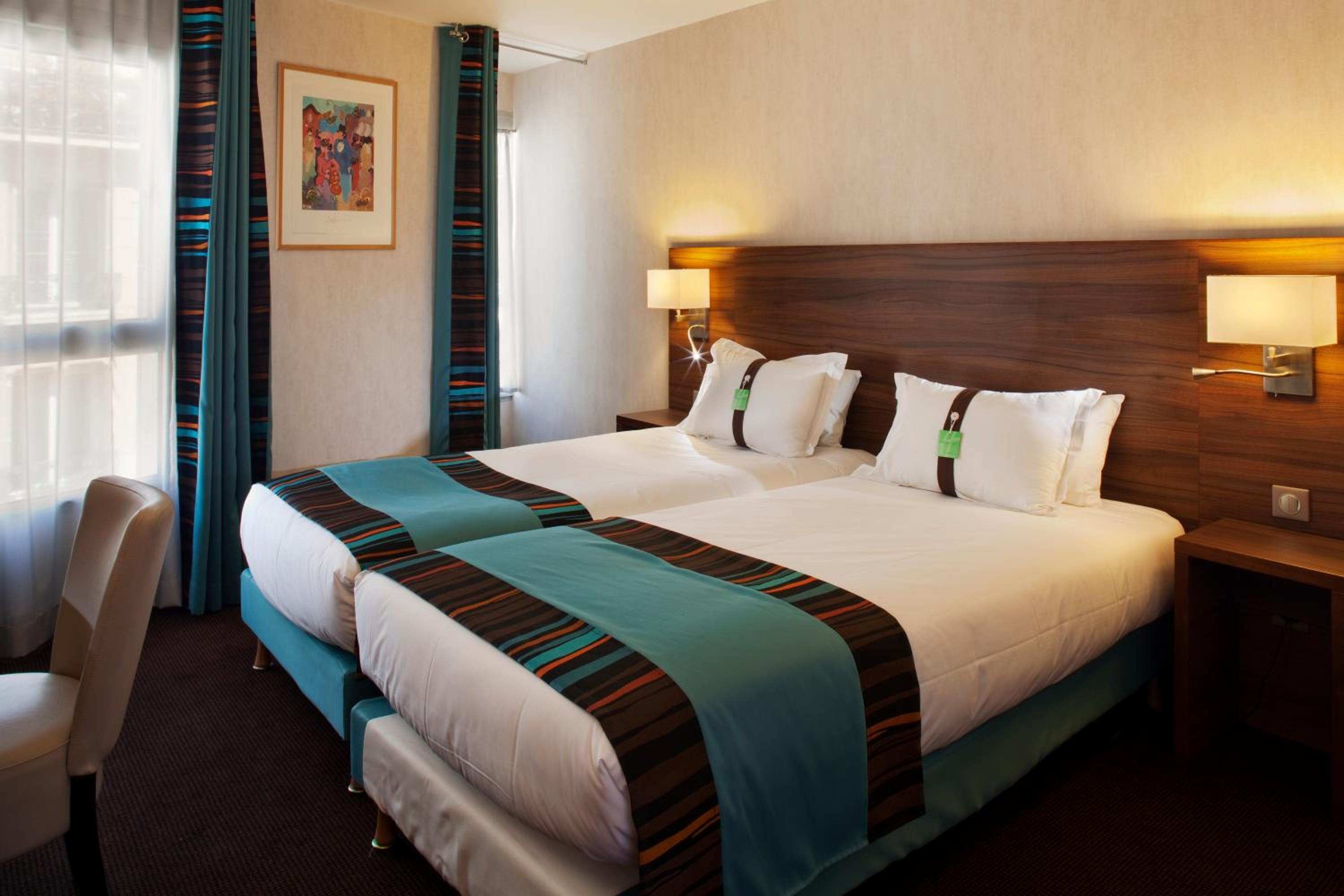 Standard Room with Two Single Beds