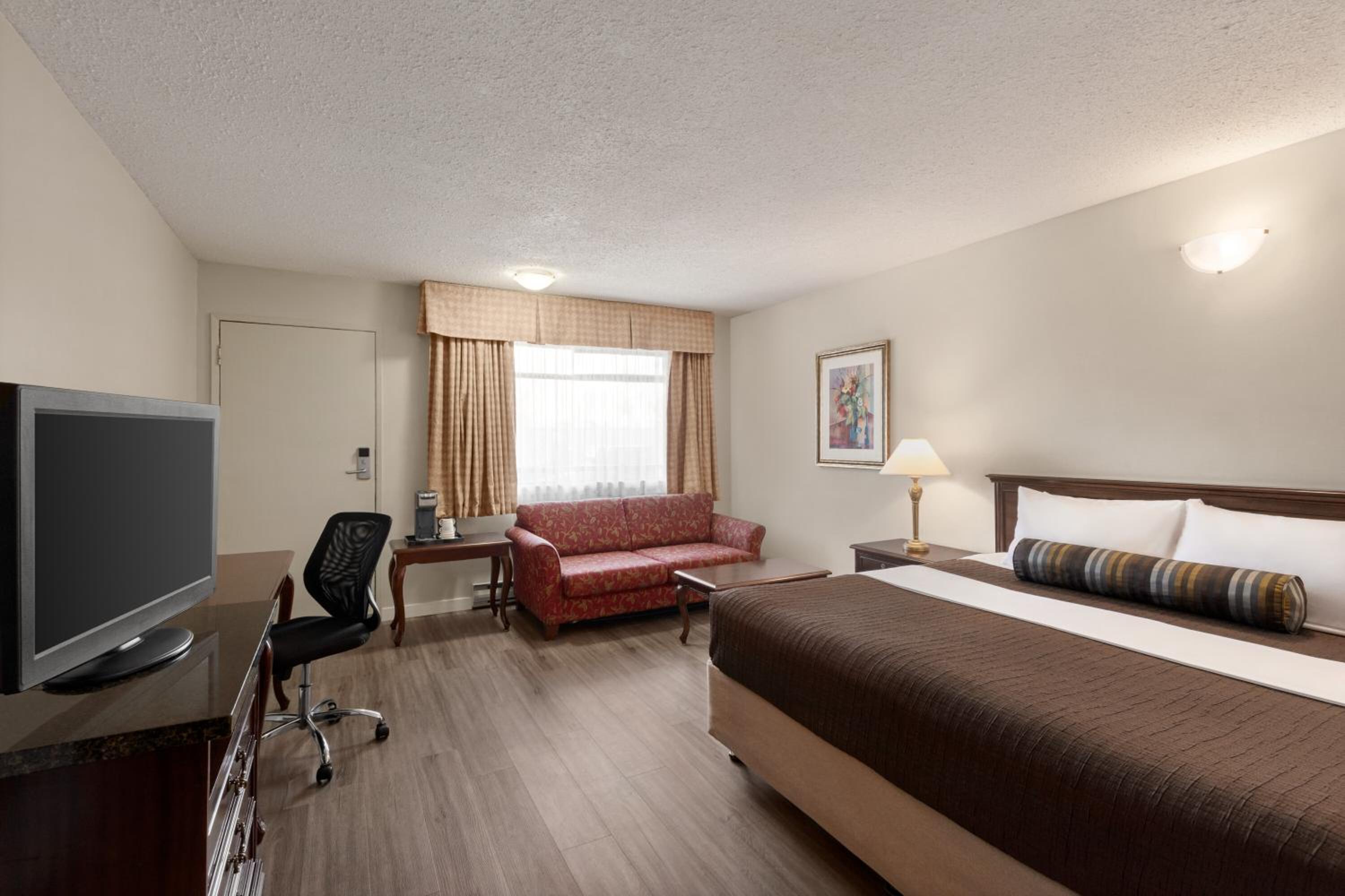 King Room - Non-Smoking photo 1