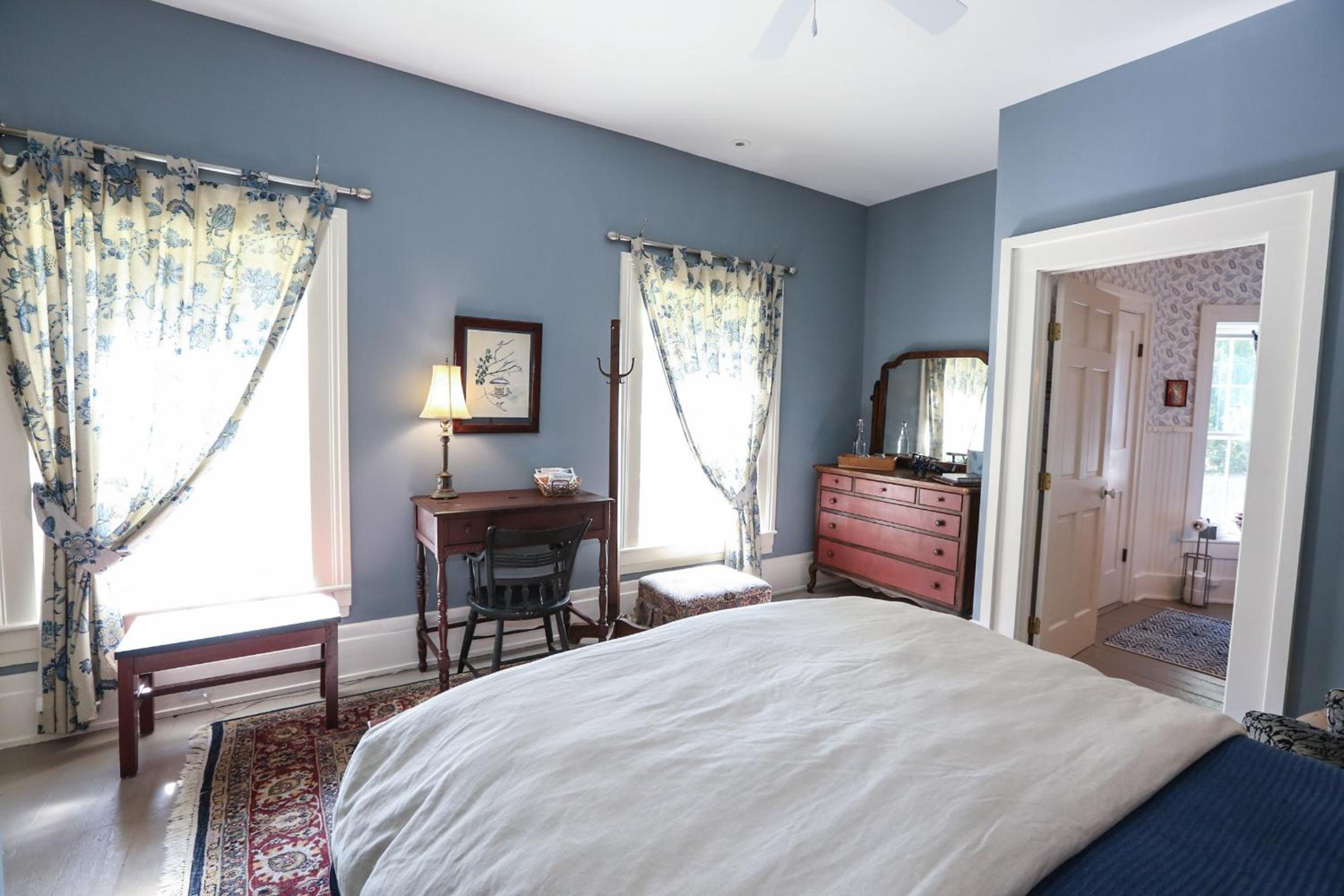 Deluxe Queen Room photo 2