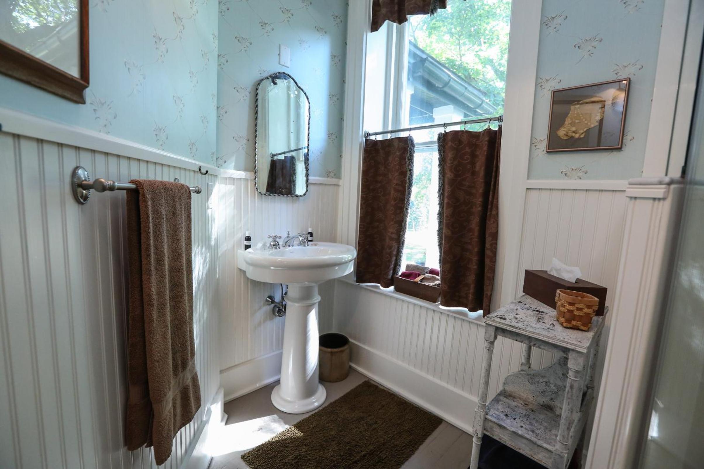 Deluxe King Room photo 3