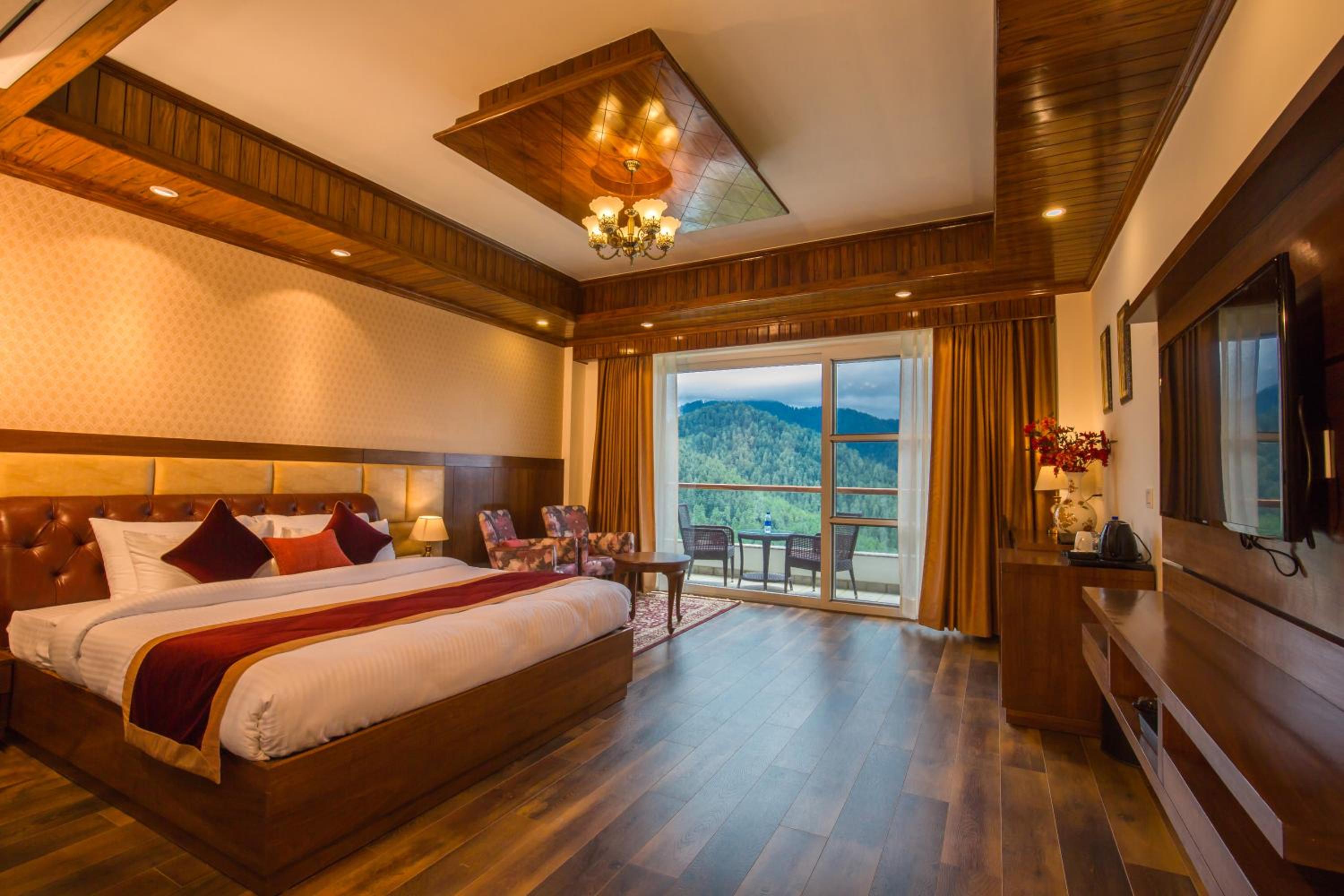 Premium Valley view With Balcony photo 3