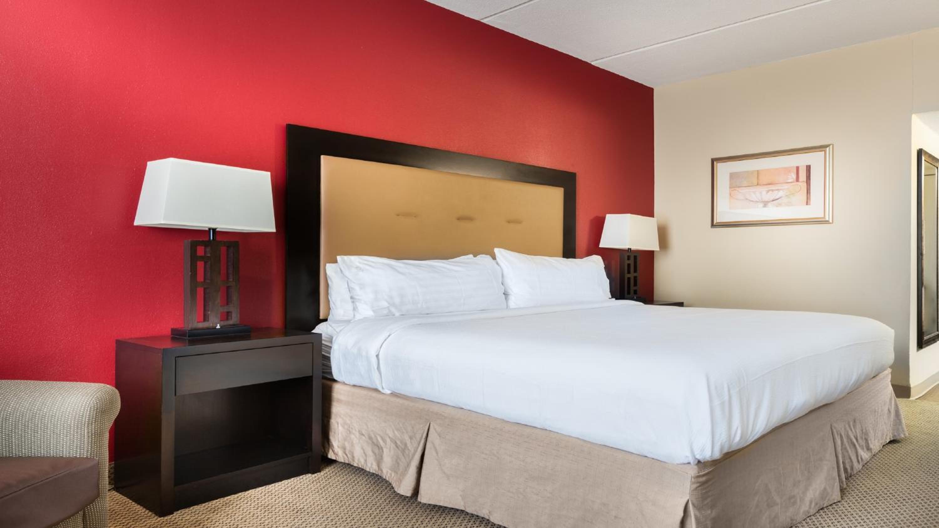Standard King Room - Photo 5