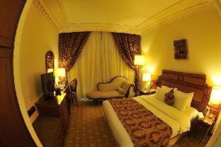 Superior King Room photo 2