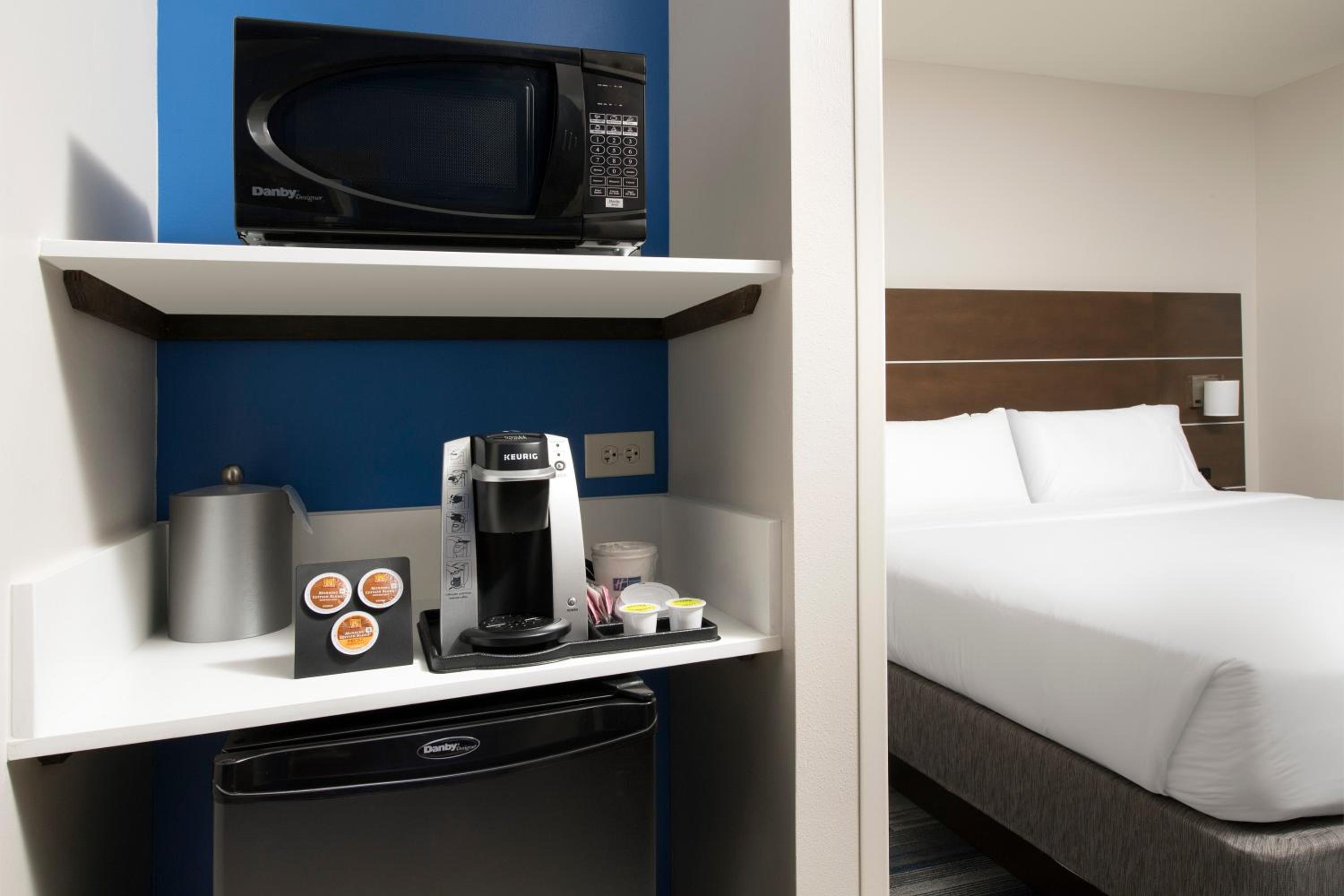 Suite - Hearing Accessible - Non-Smoking
