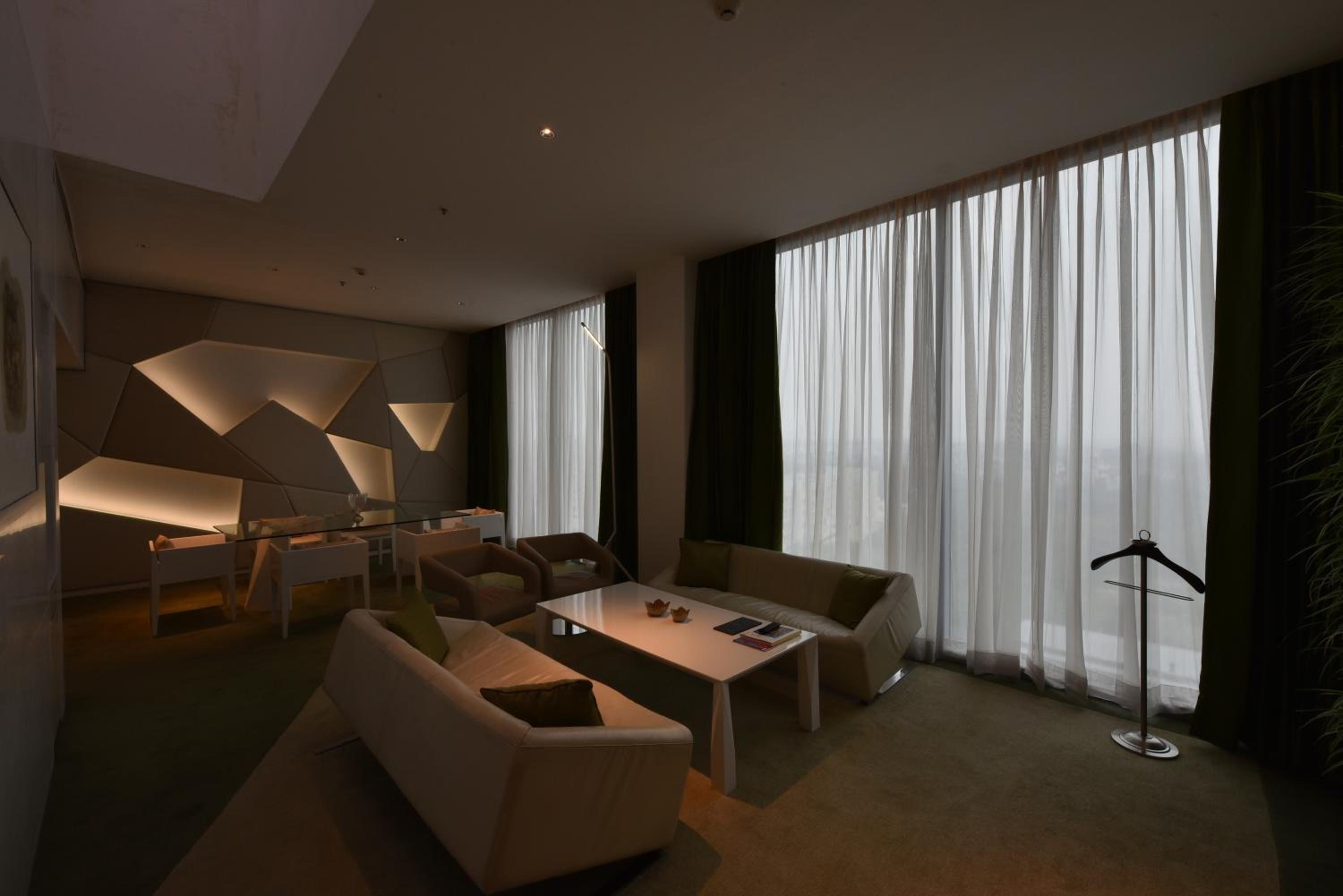 Suite thumbnail 5