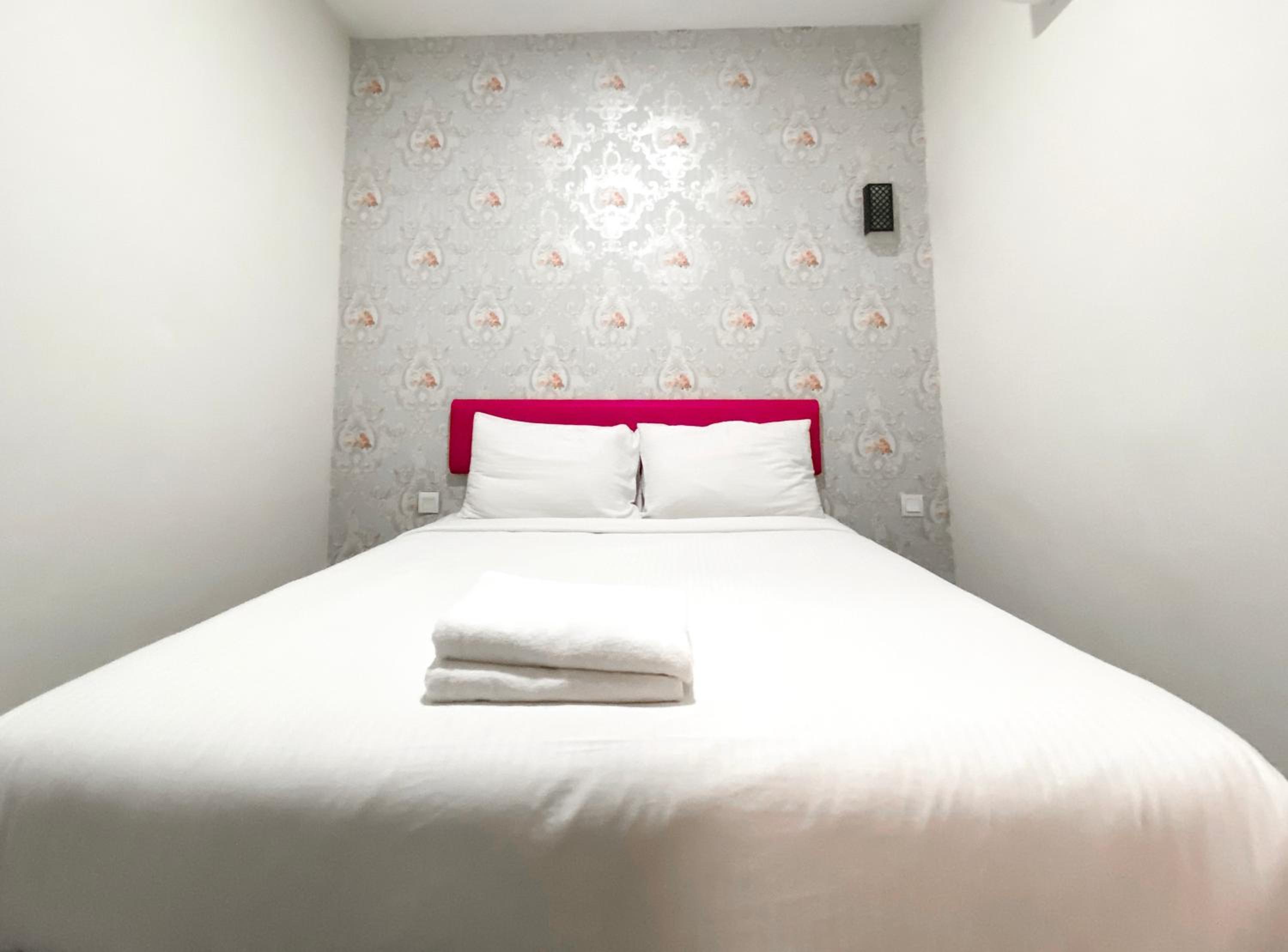 Standard Double Room with Shared Bathroom