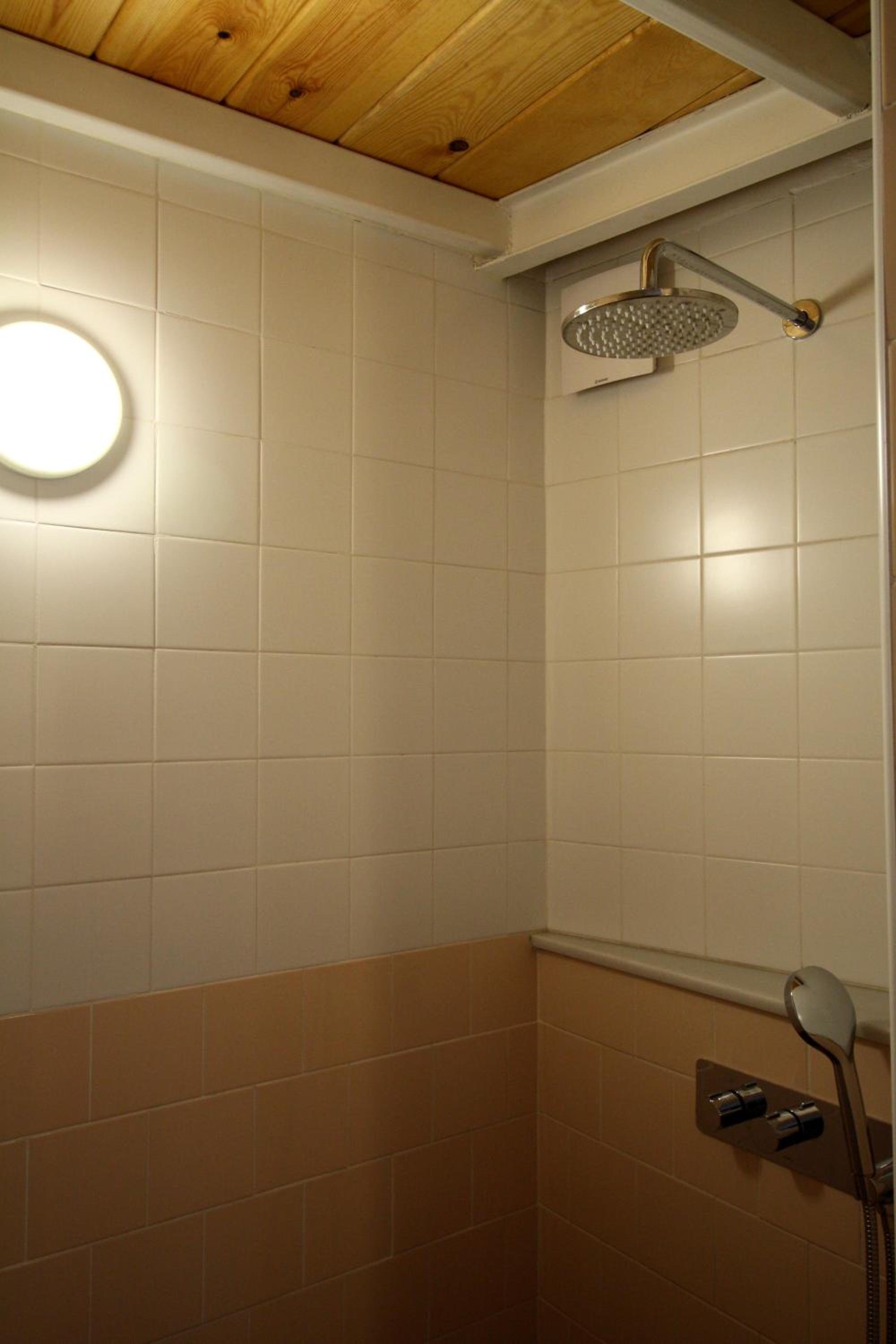 Two-Bedroom House - Photo 14