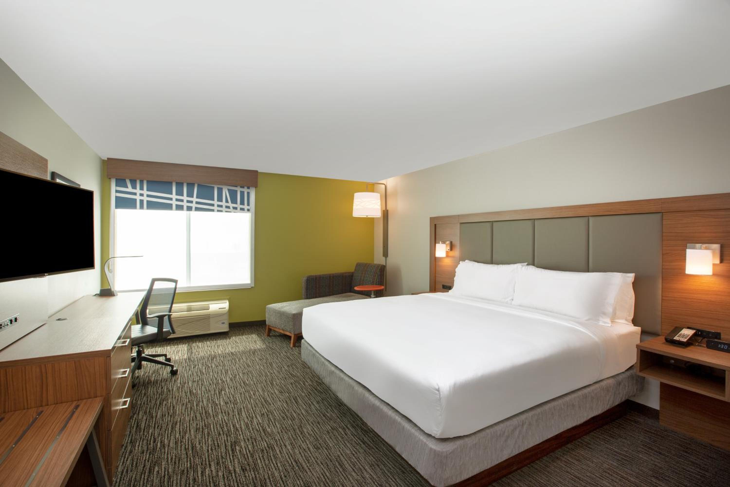 King Room with Roll-In Shower - Disability Access